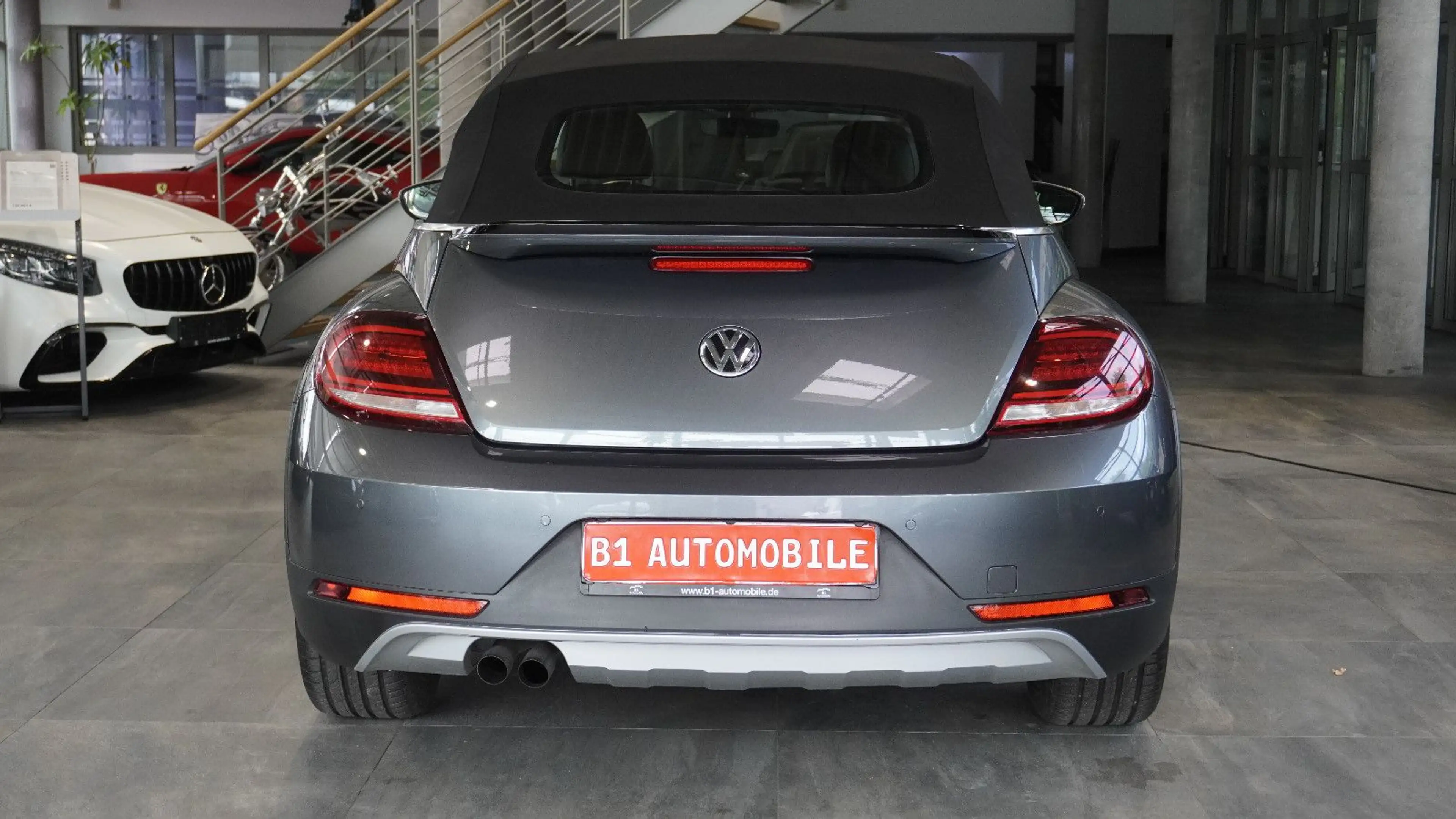Volkswagen Beetle Cabriolet Dune*Bi-Xenon*Leder*Kam*Rarität — photo 7
