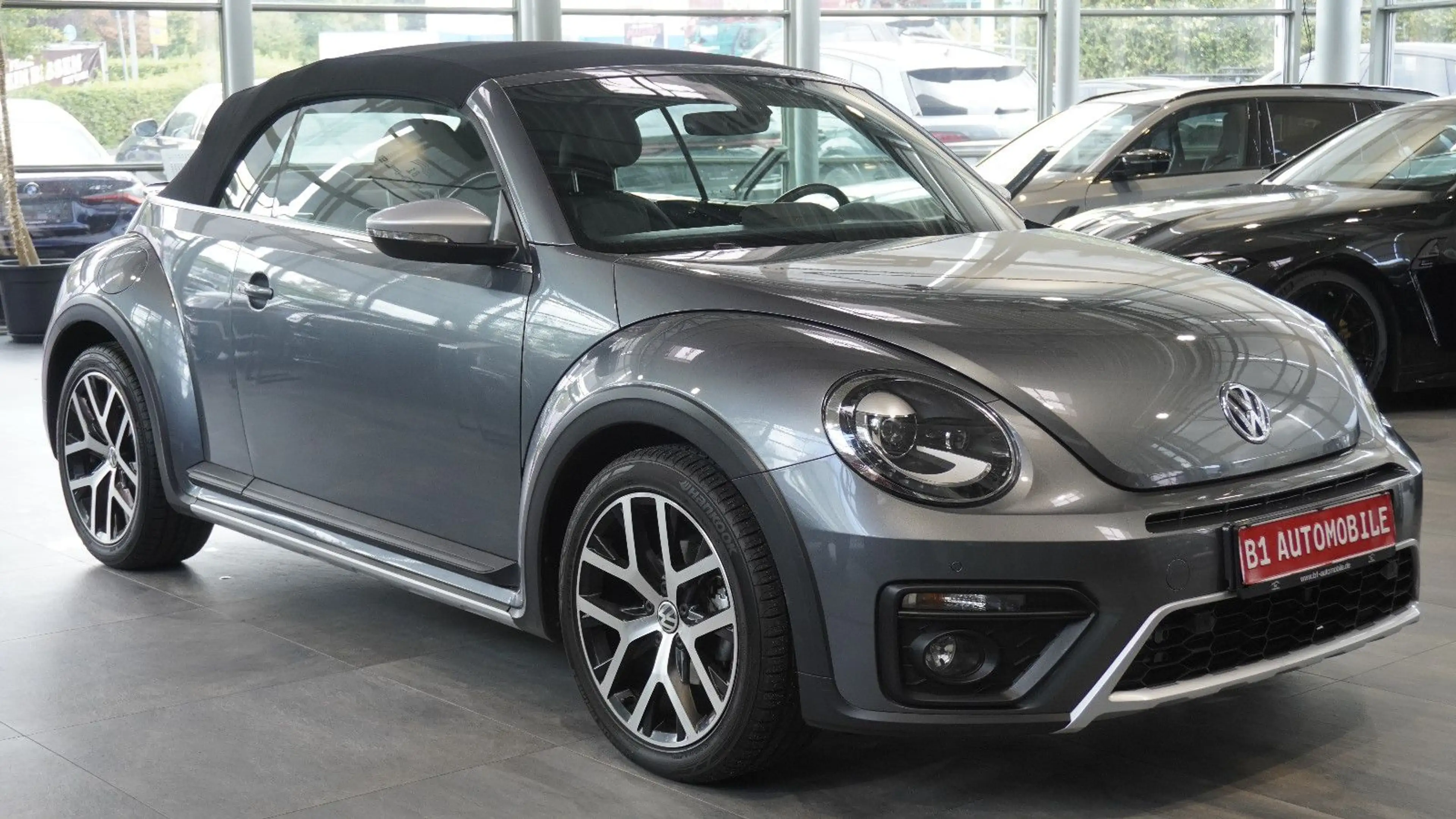 Volkswagen Beetle Cabriolet Dune*Bi-Xenon*Leder*Kam*Rarität — photo 4