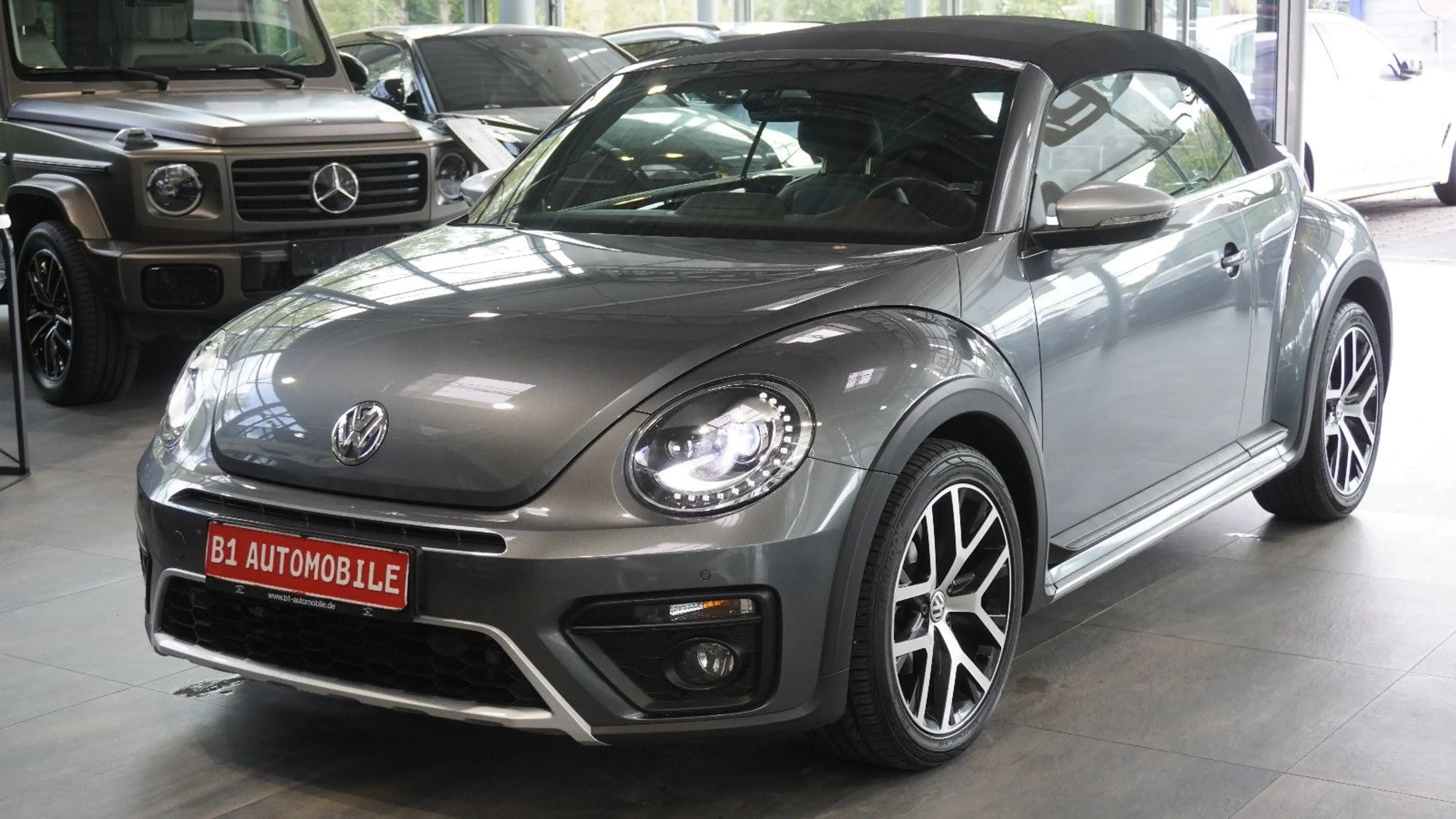 Volkswagen Beetle Cabriolet Dune*Bi-Xenon*Leder*Kam*Rarität — photo 2