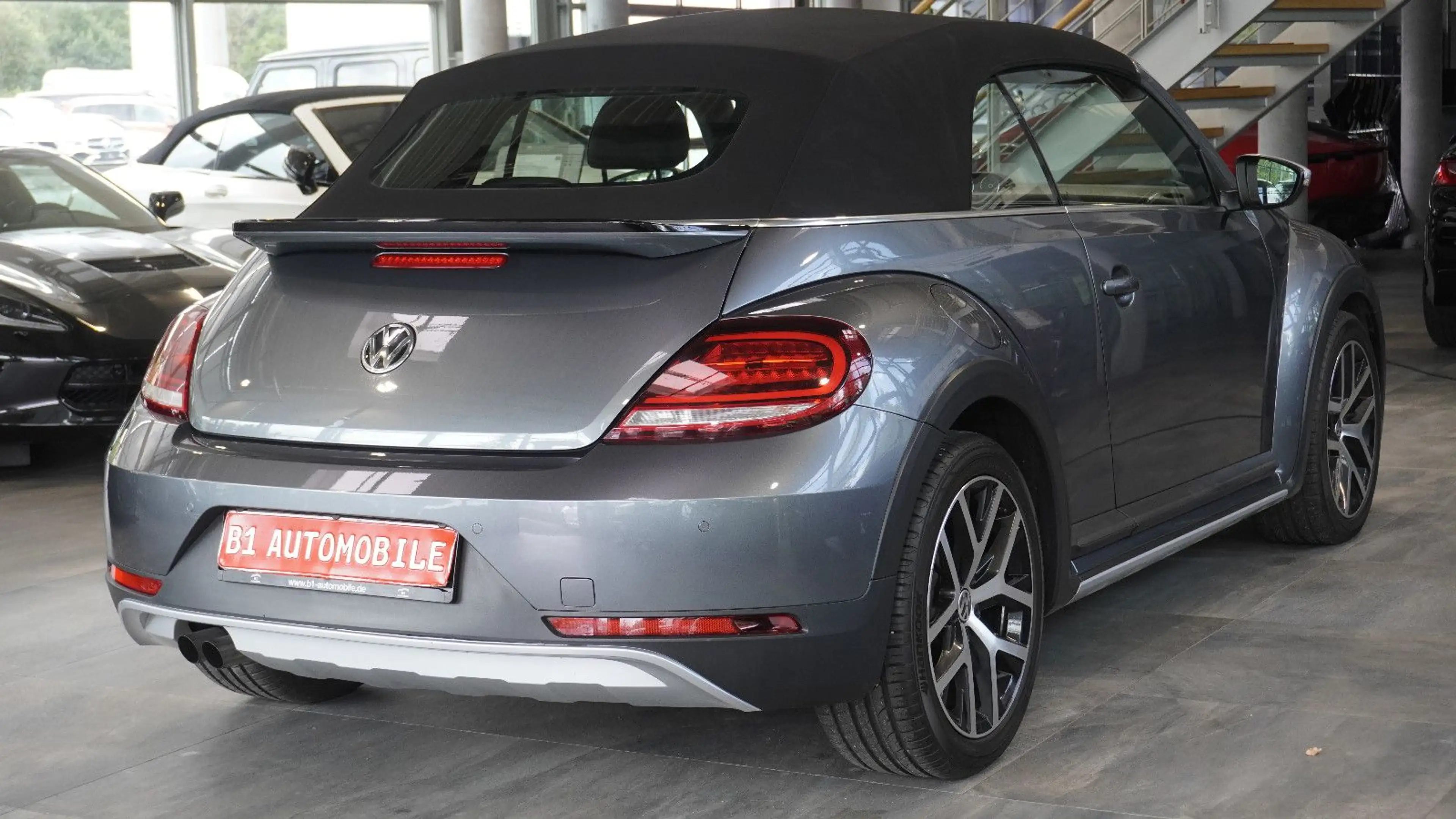 Volkswagen Beetle Cabriolet Dune*Bi-Xenon*Leder*Kam*Rarität — photo 6