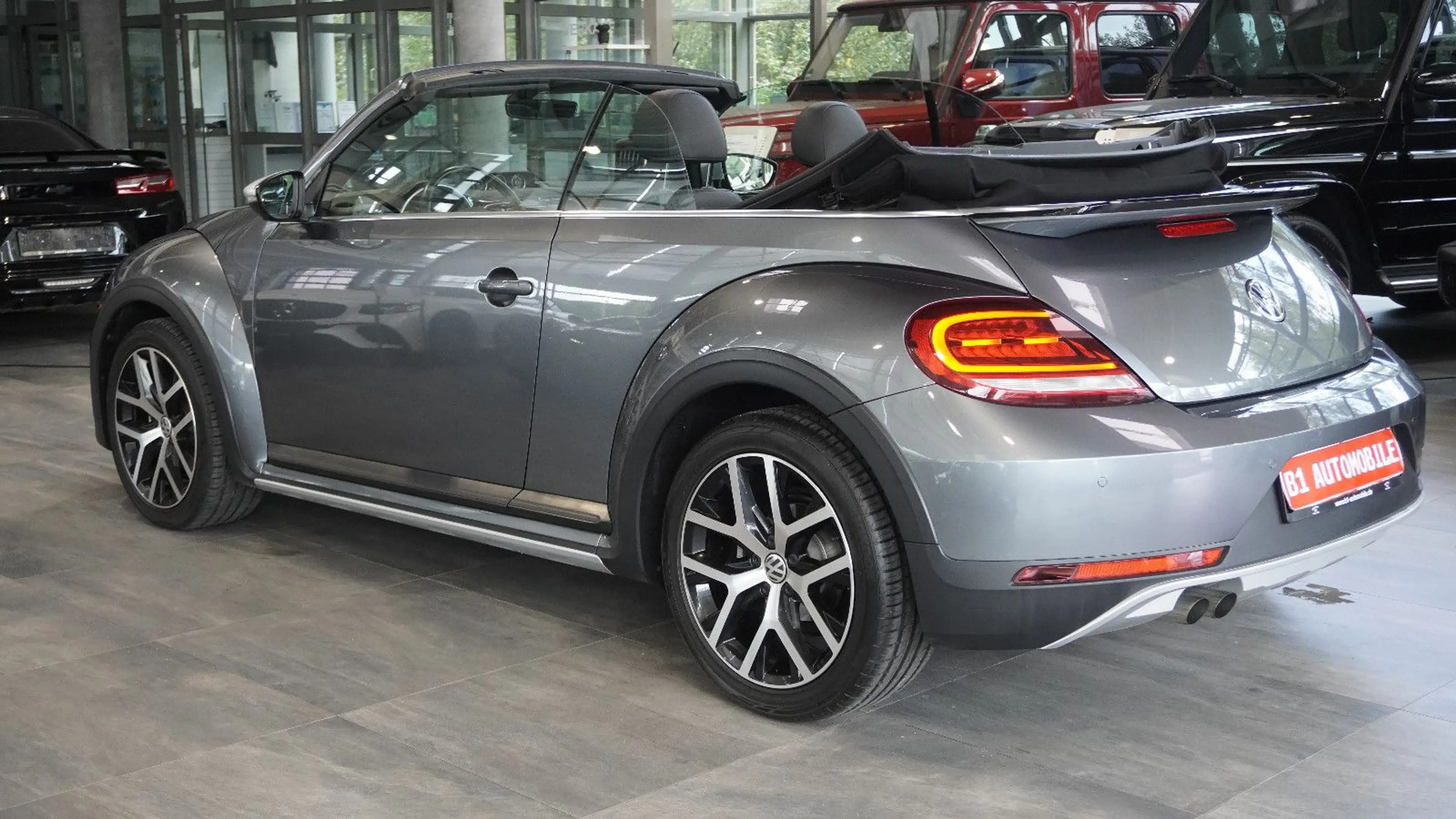 Volkswagen Beetle Cabriolet Dune*Bi-Xenon*Leder*Kam*Rarität — photo 9