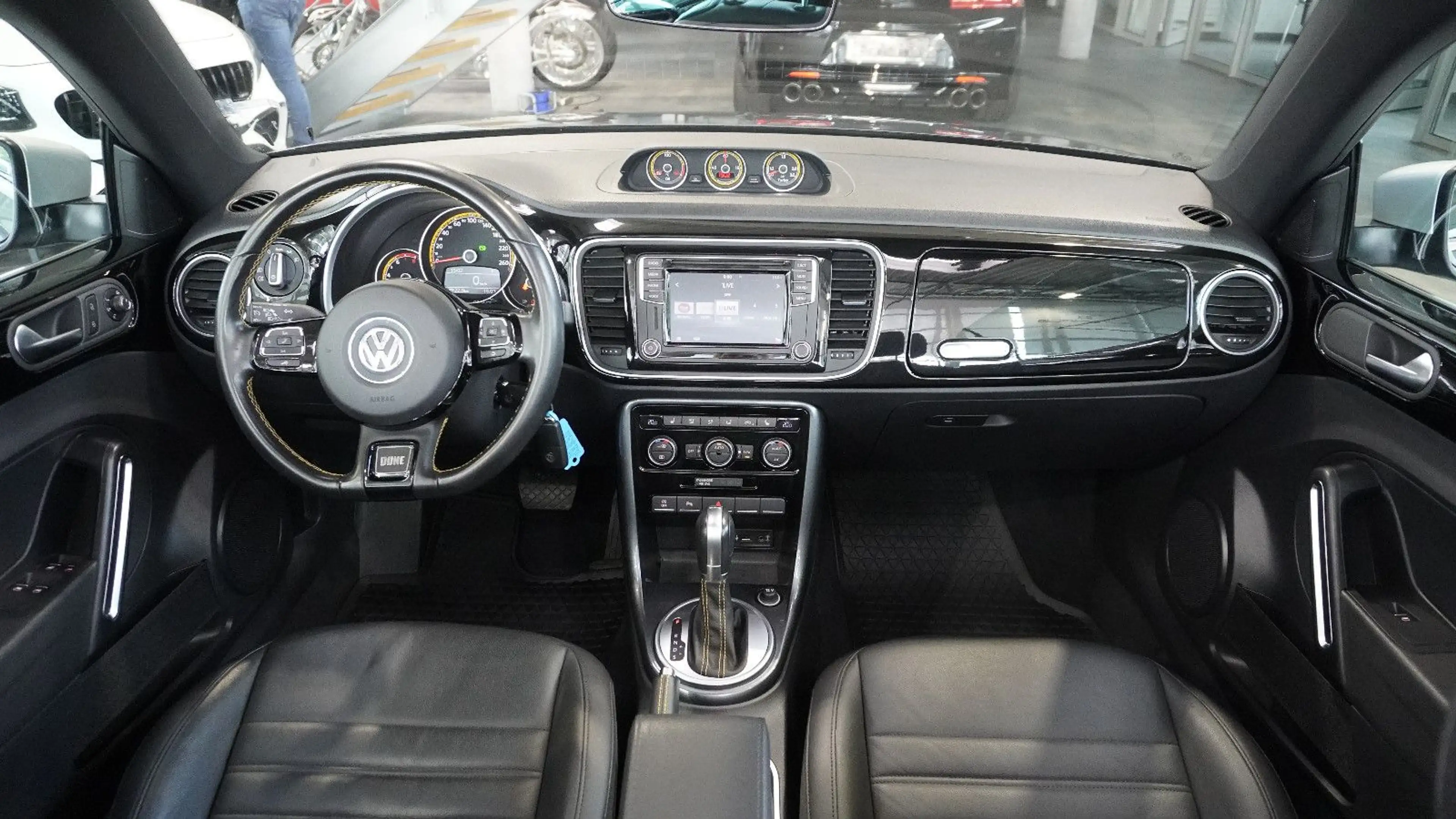 Volkswagen Beetle Cabriolet Dune*Bi-Xenon*Leder*Kam*Rarität — photo 11