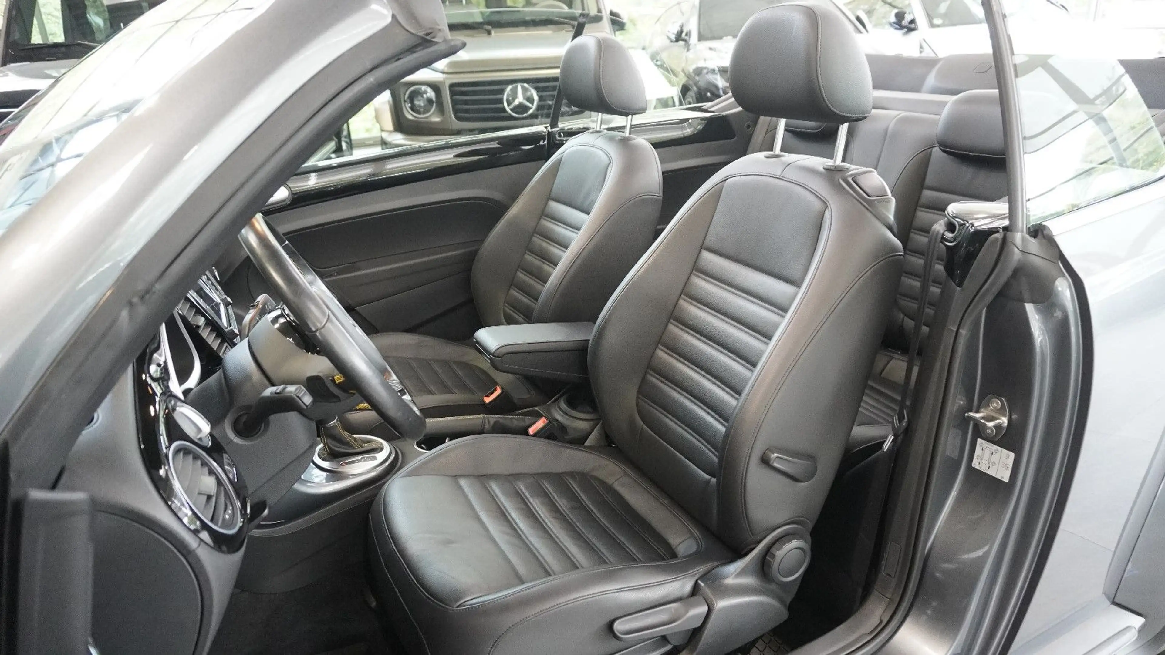 Volkswagen Beetle Cabriolet Dune*Bi-Xenon*Leder*Kam*Rarität — photo 10