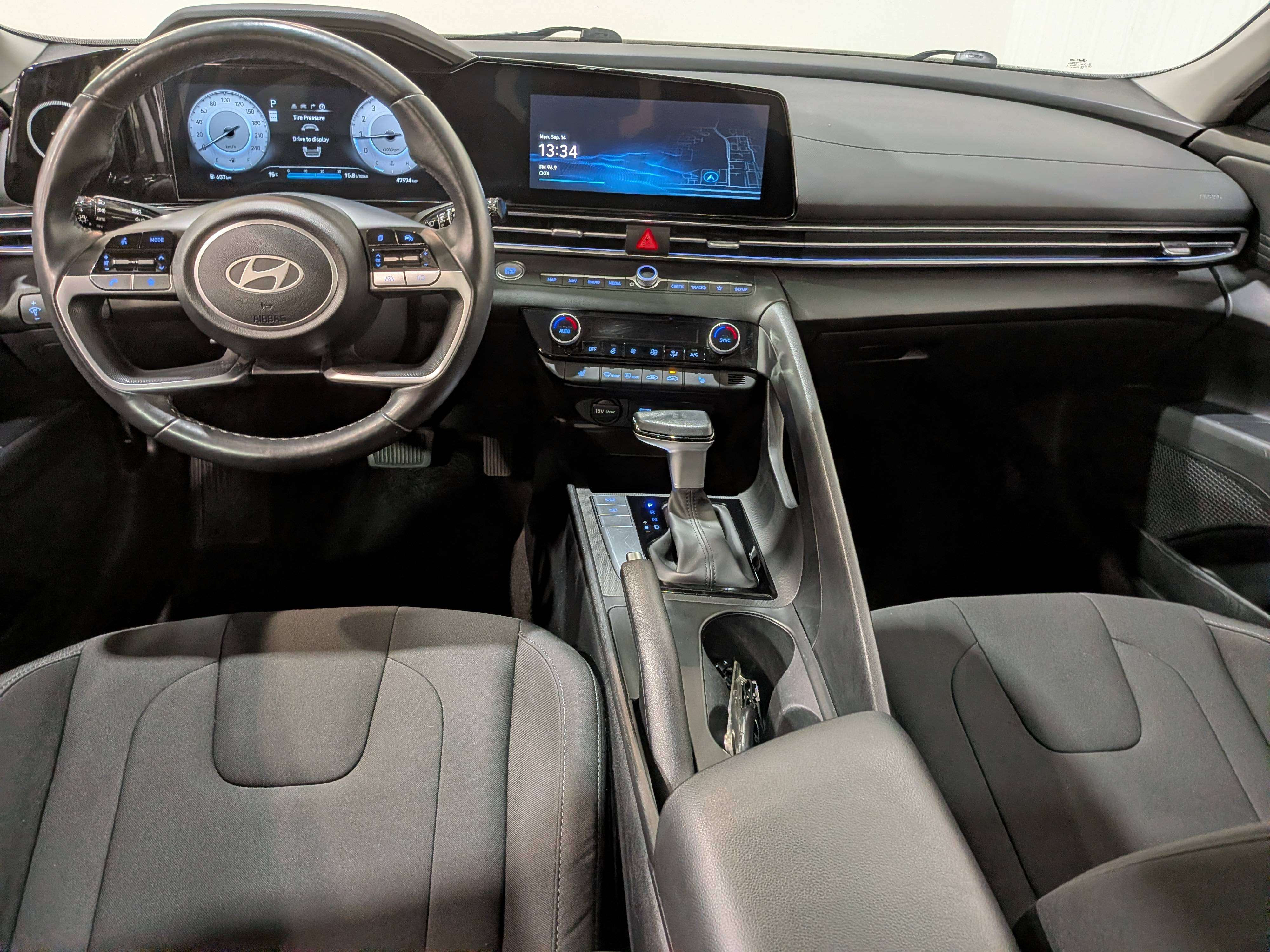 Hyundai Elantra 2025