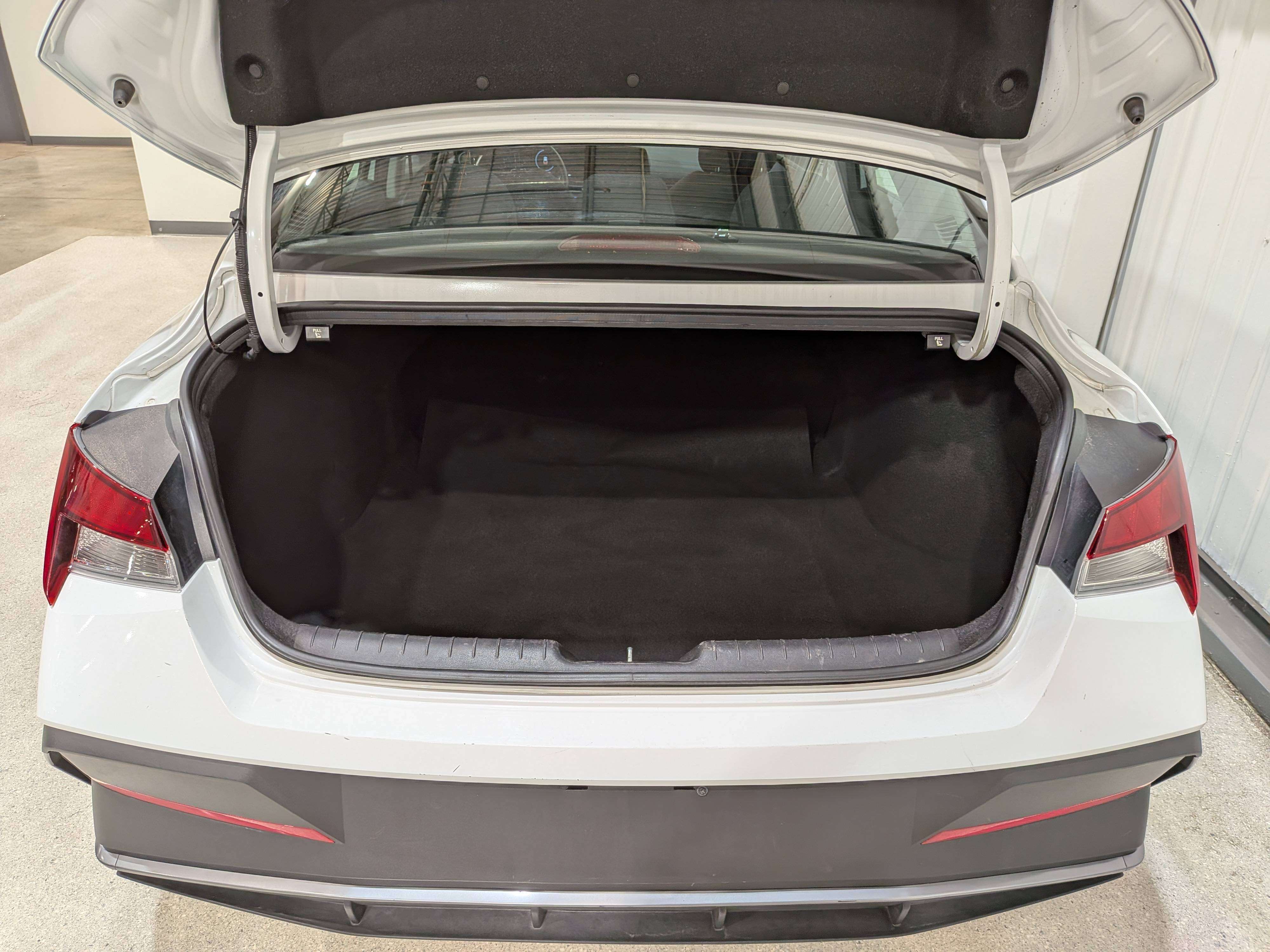 Hyundai Elantra 2025