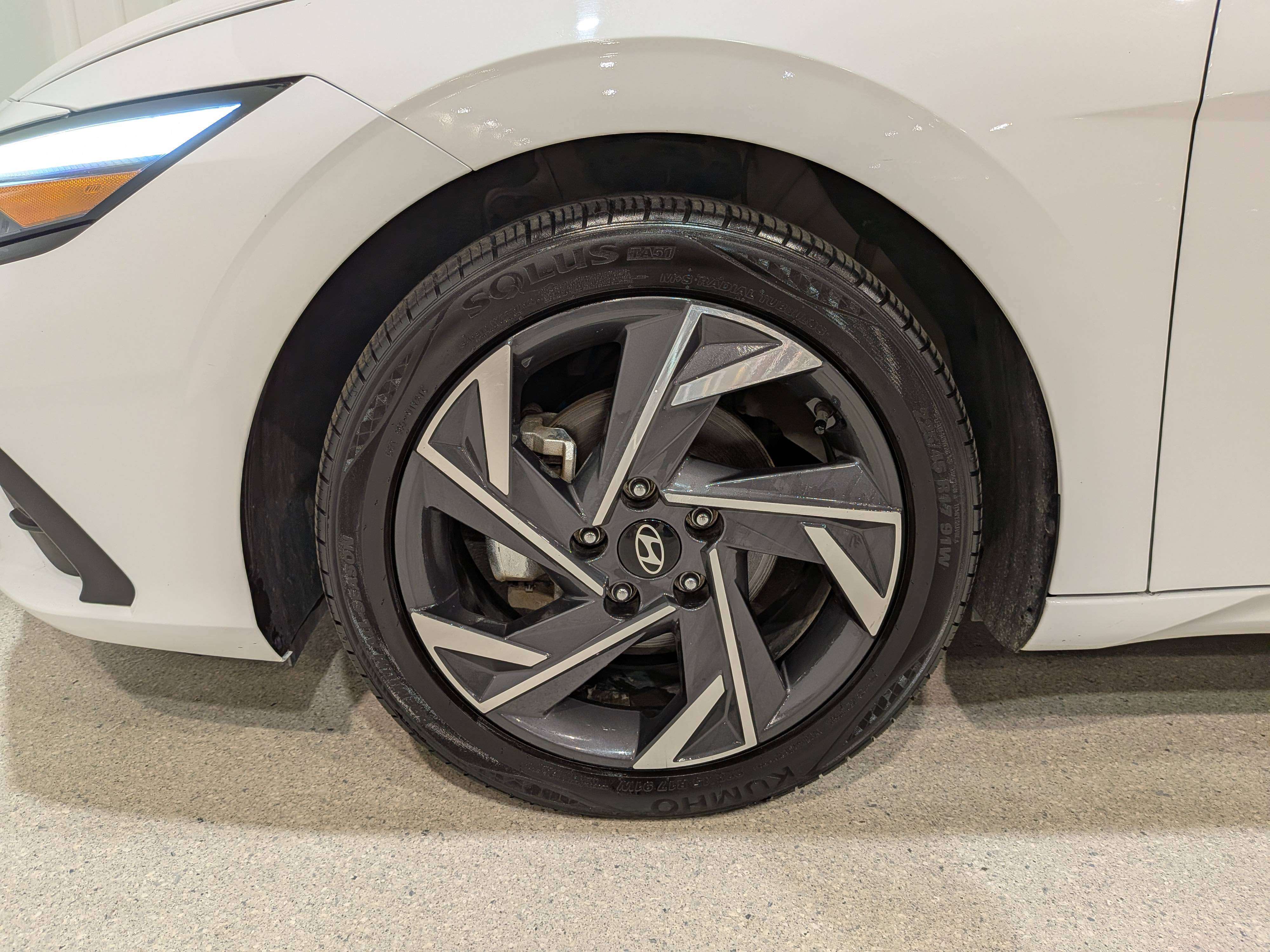 Hyundai Elantra 2025