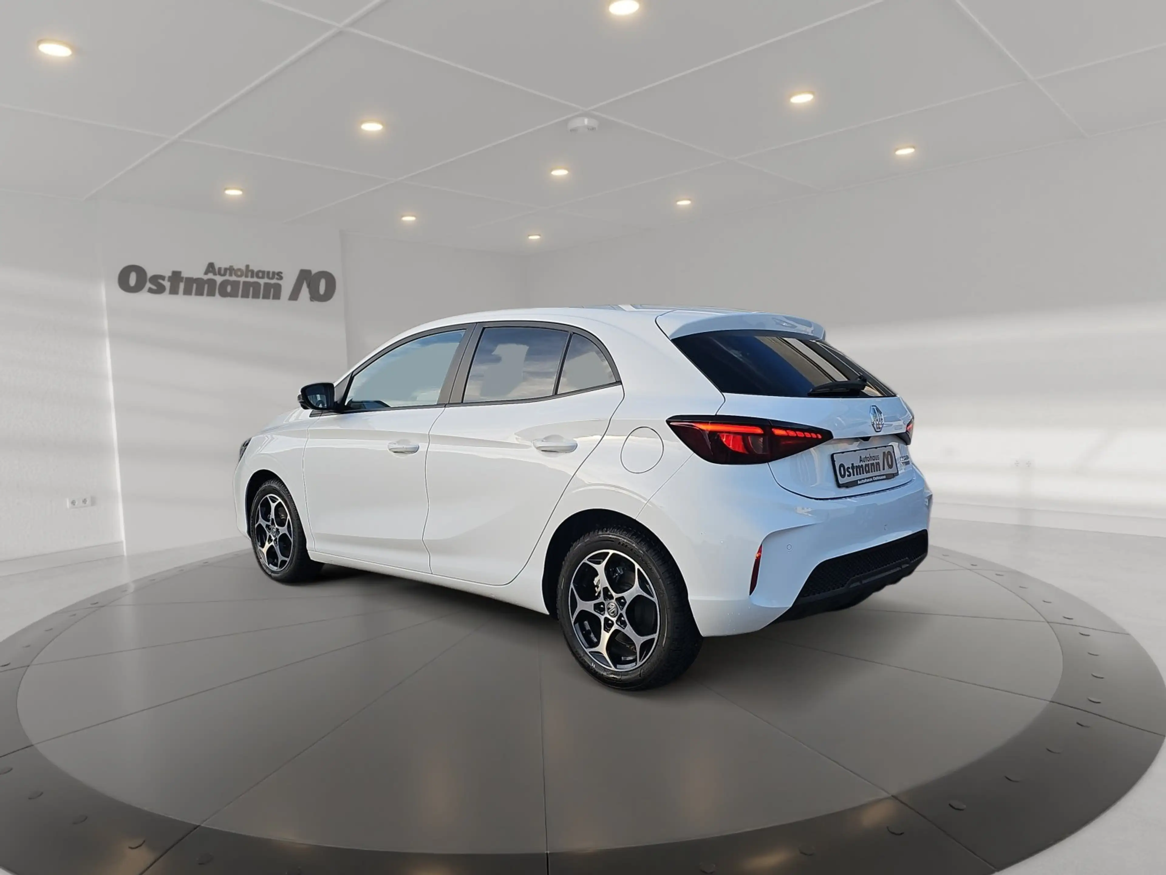 MG MG3 3 1.5 Hybrid+ Luxury 360 ACC AUT Fernlichtass. — photo 3