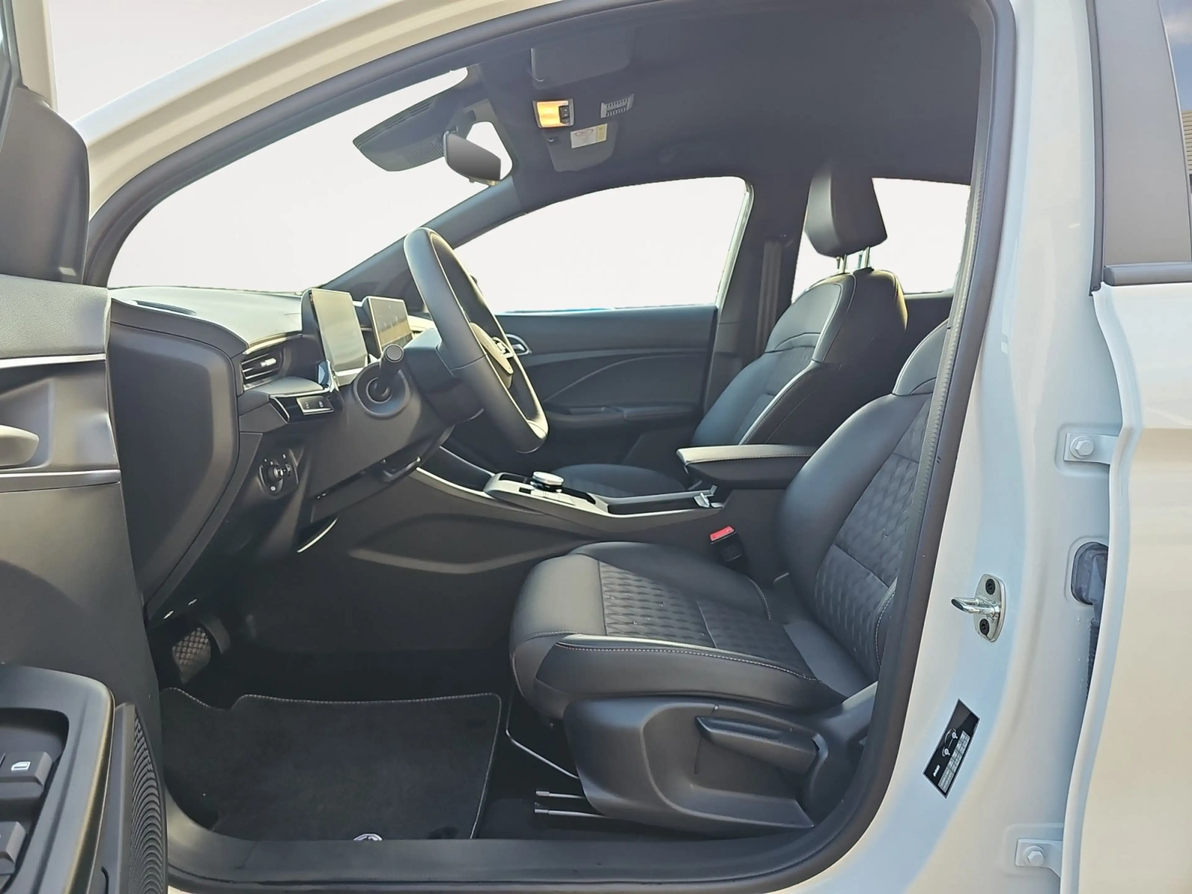 MG MG3 3 1.5 Hybrid+ Luxury 360 ACC AUT Fernlichtass. — photo 7