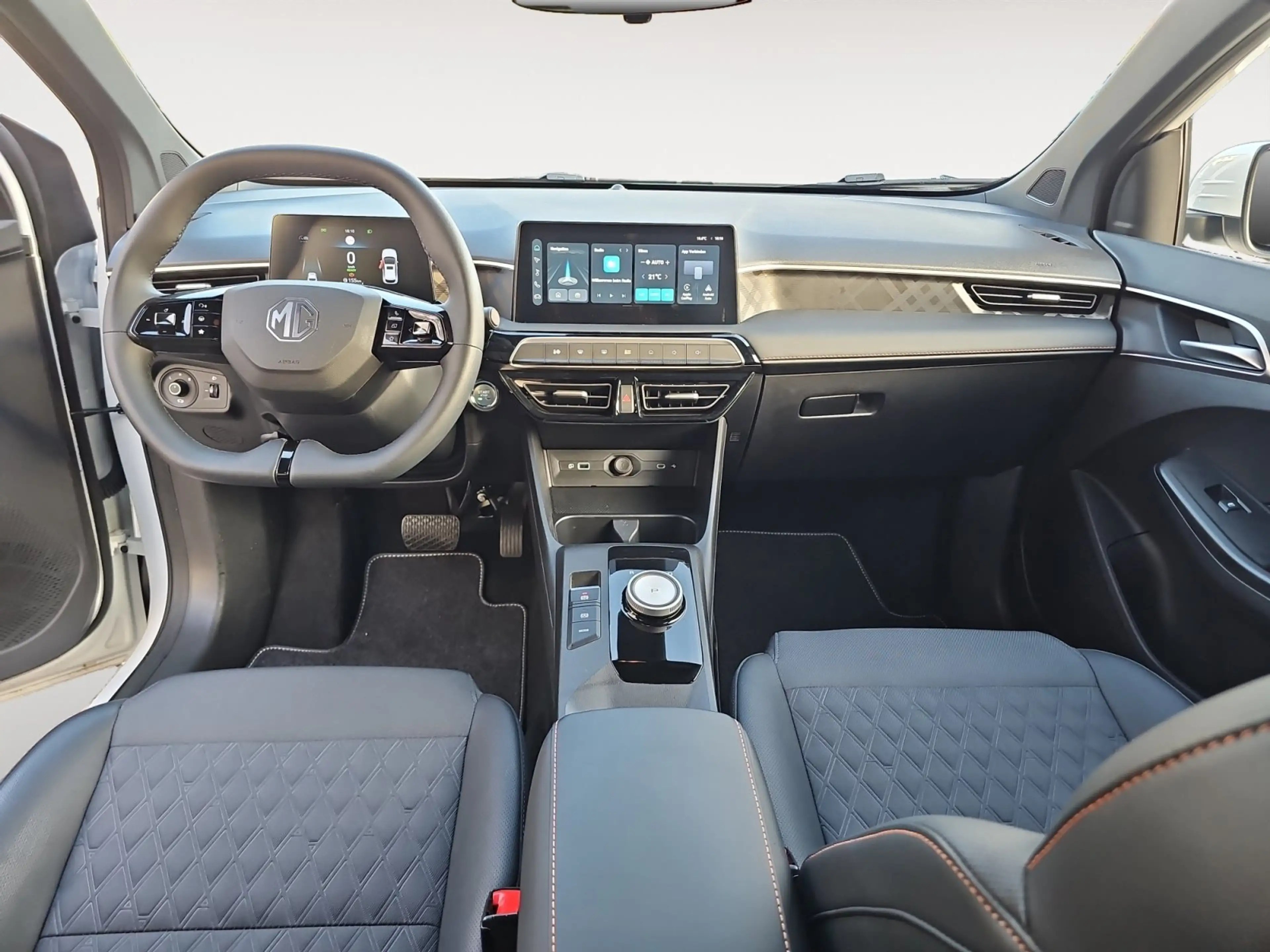 MG MG3 3 1.5 Hybrid+ Luxury 360 ACC AUT Fernlichtass. — photo 9