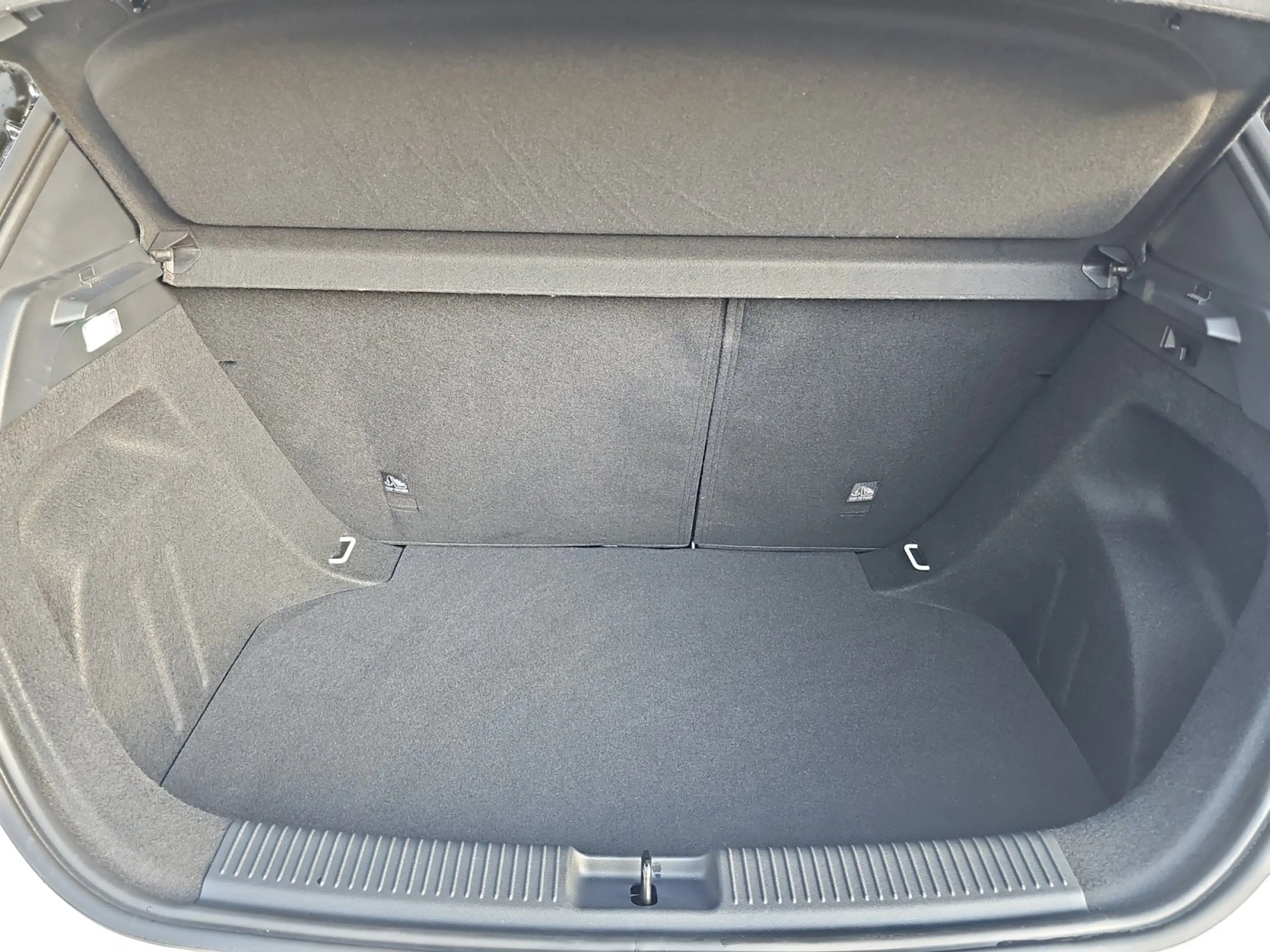 MG MG3 3 1.5 Hybrid+ Luxury 360 ACC AUT Fernlichtass. — photo 15