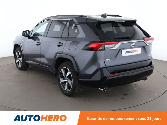 Toyota Rav4 view 4