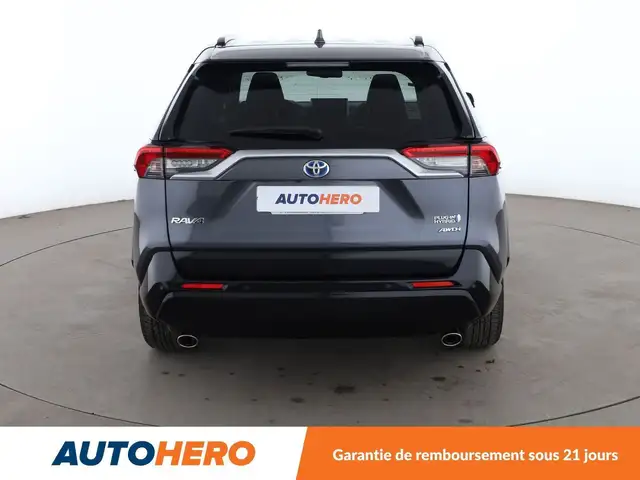 Toyota Rav4 view 5