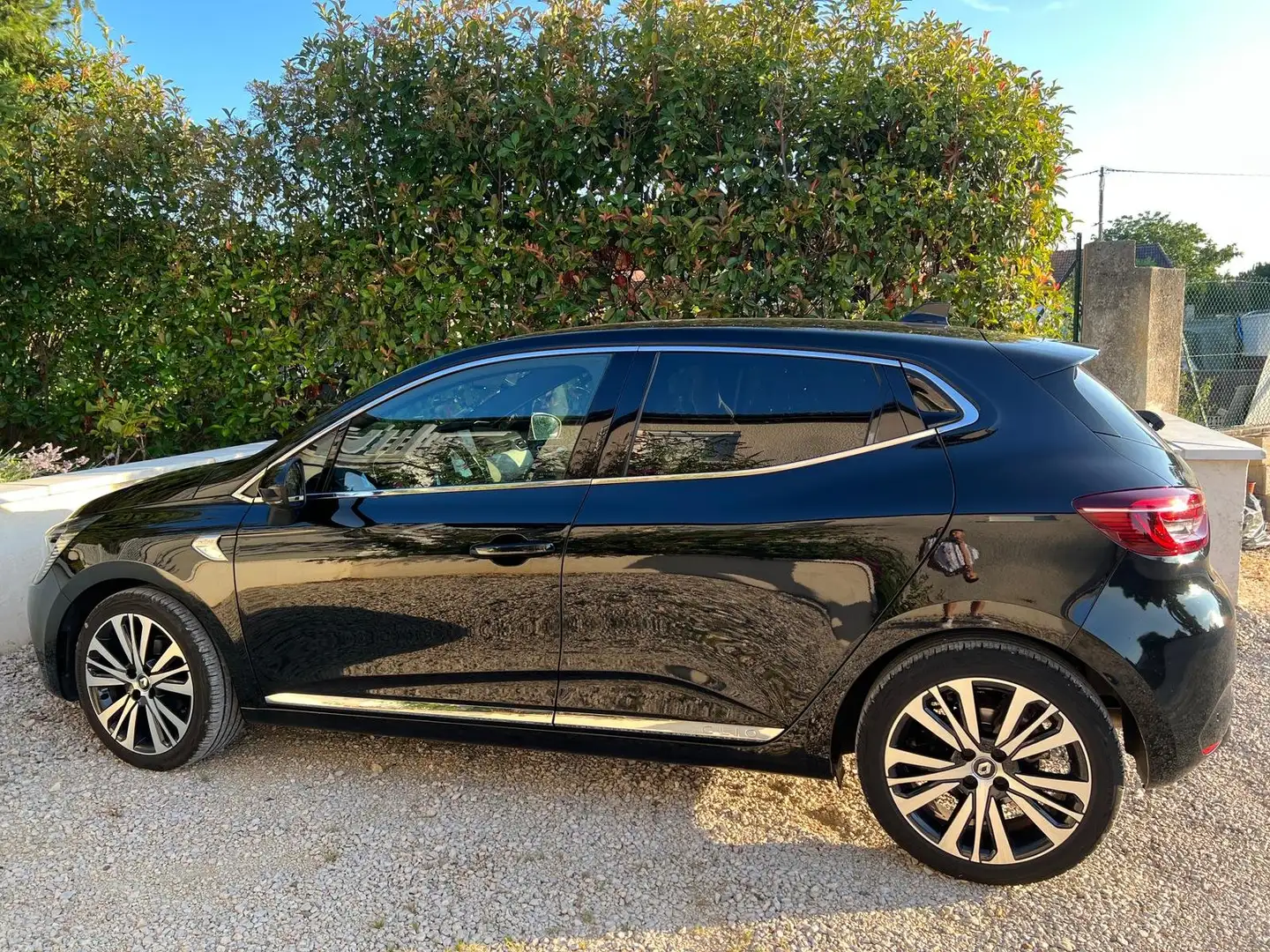 Renault Clio Clio dCi 110 Initiale Paris Noir - 1
