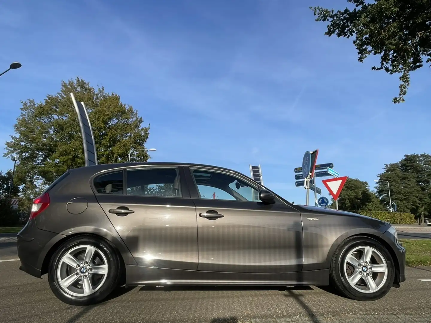 BMW 116 1-serie 116i High Executive | Xenon | Schuifdak | Bruin - 2