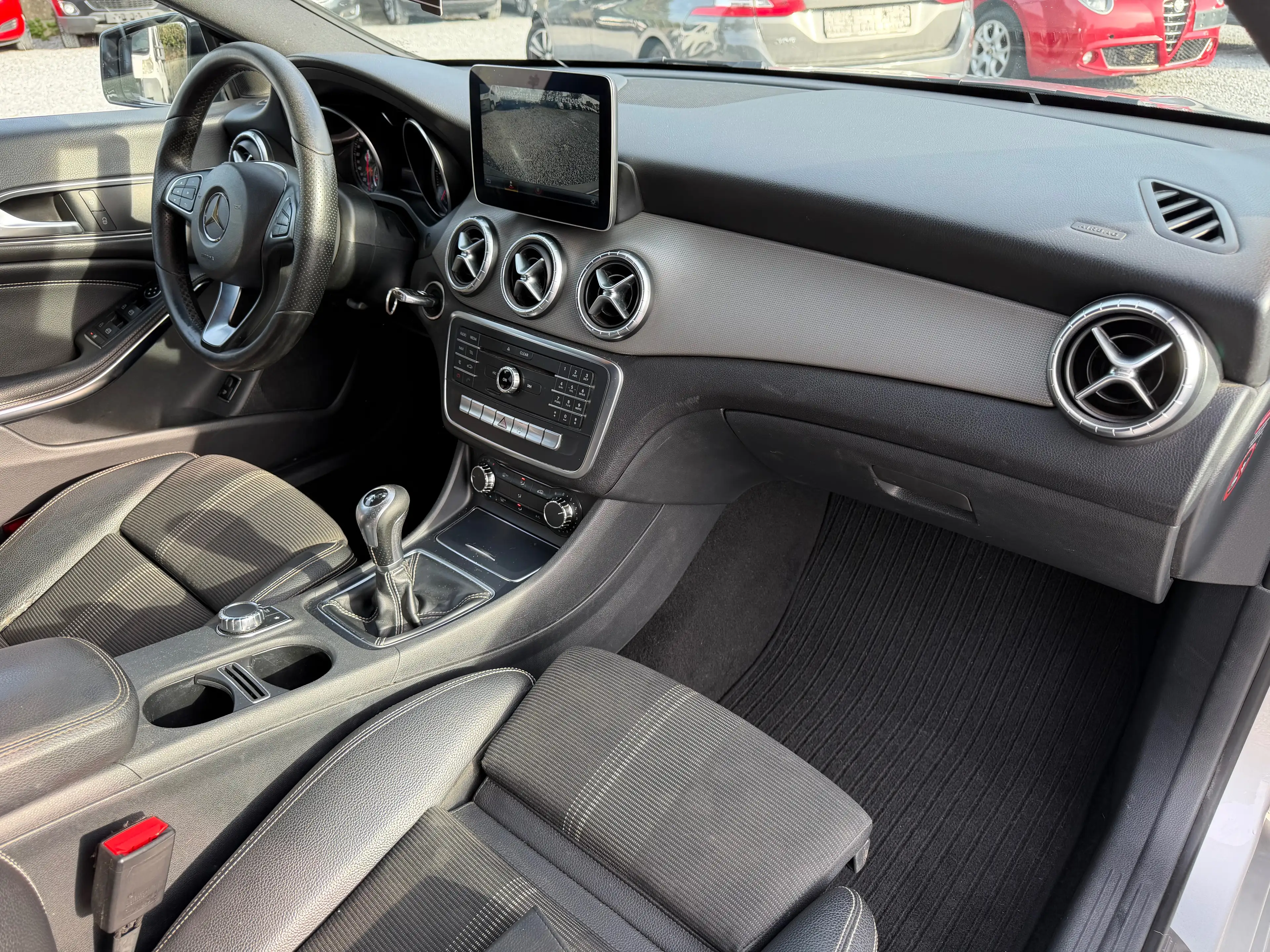 Mercedes-Benz CLA 180 d - FULL LED - Facelift - Toit Pano — photo 6