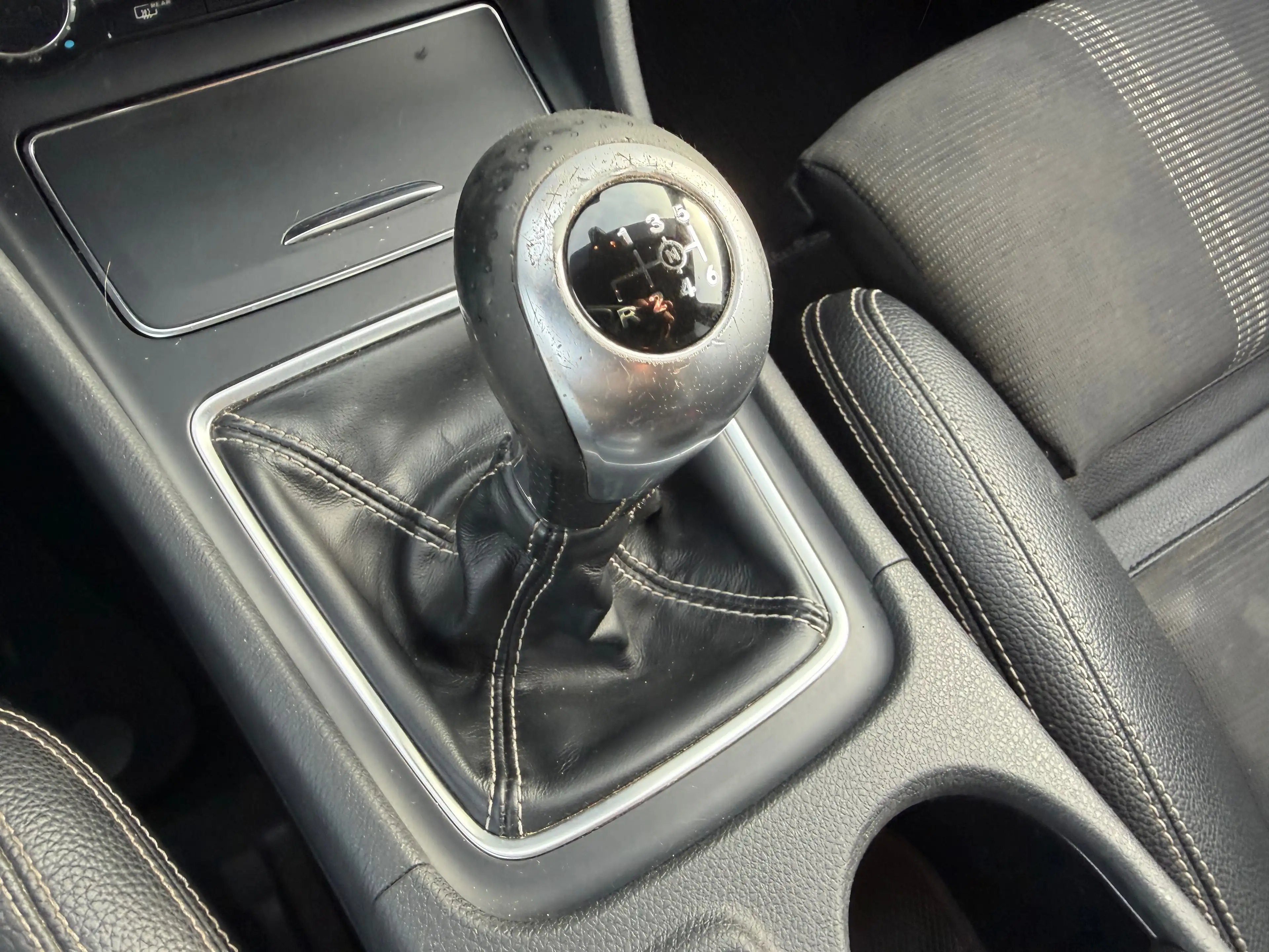 Mercedes-Benz CLA 180 d - FULL LED - Facelift - Toit Pano — photo 9