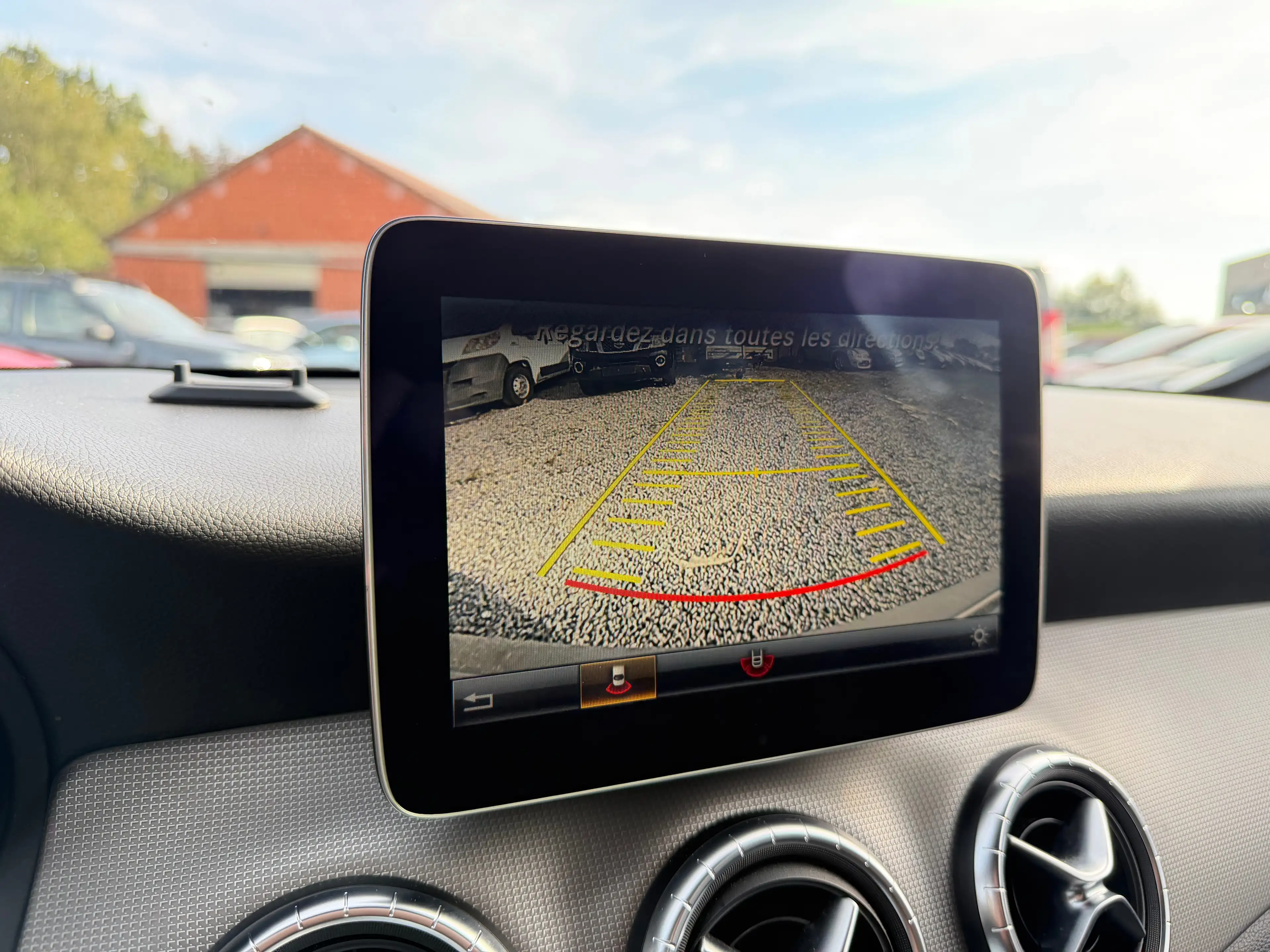 Mercedes-Benz CLA 180 d - FULL LED - Facelift - Toit Pano — photo 13