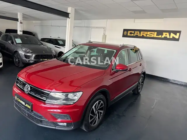 Volkswagen Tiguan view 4