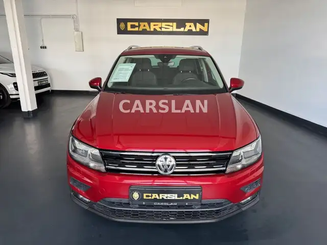 Volkswagen Tiguan view 3