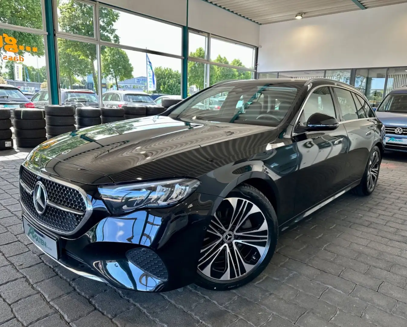 Mercedes-Benz E 200 T Autom.Avant.Adv.-Pano.-19"-Mbux-LED-Cam Schwarz - 2