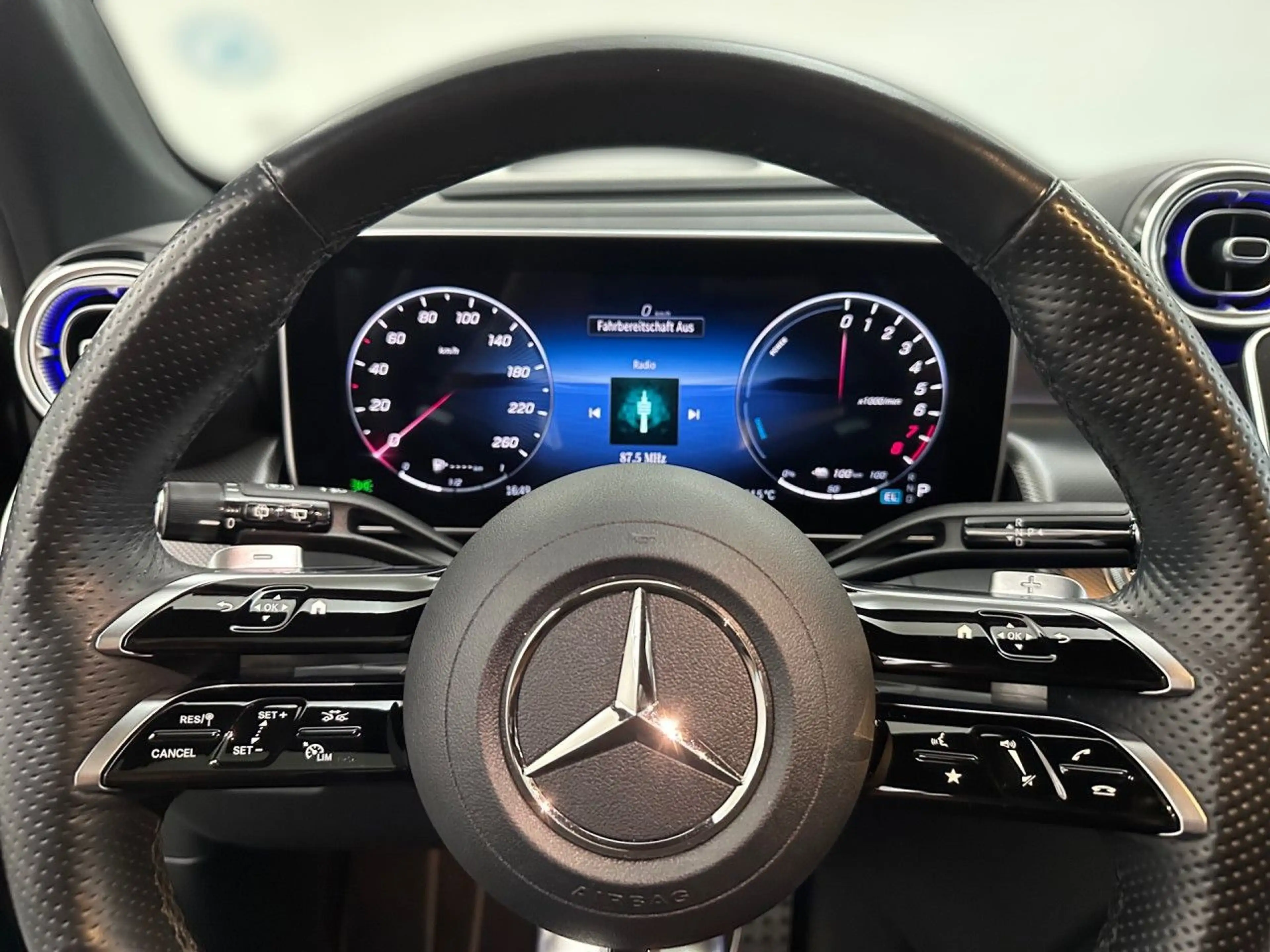 Mercedes-Benz GLC 400 e 4M AMG Fahrass WideScreen Airmat HUD PTS — photo 9