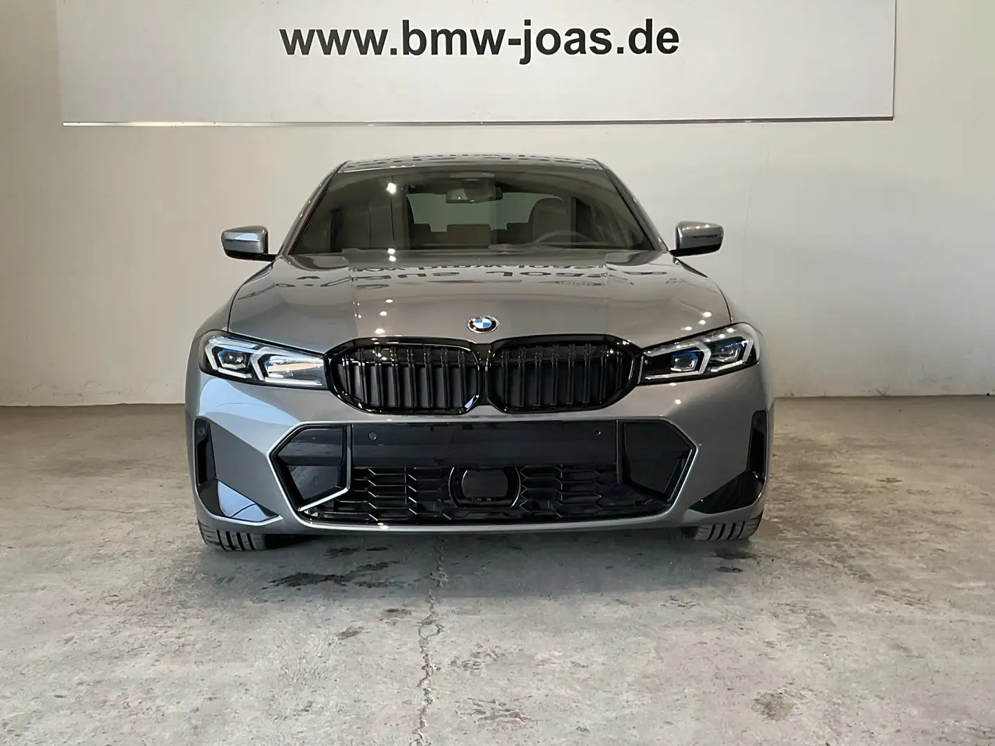 BMW 320 d Lenkradheizung, 19" LMR, M Sportpaket Grau - 2