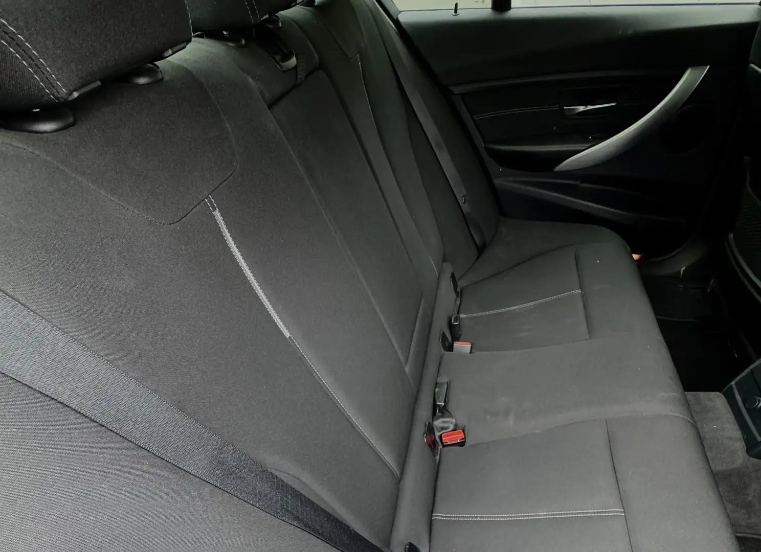 BMW 316 316 i Schwarz - 2