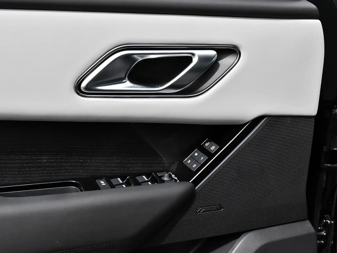 Land Rover Range Rover Velar снимка Land Rover Range Rover Velar