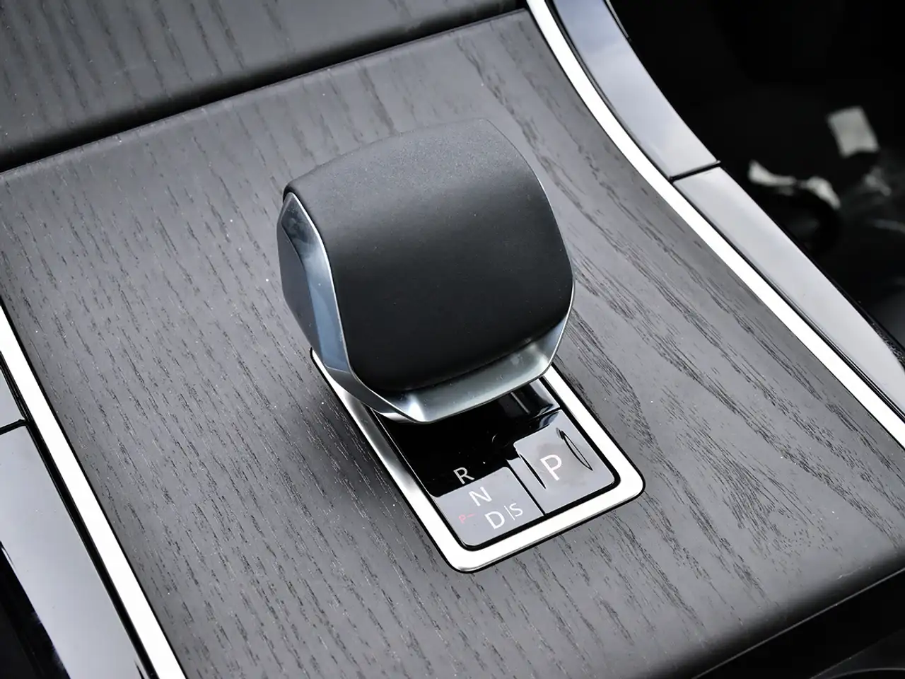 Land Rover Range Rover Velar снимка Land Rover Range Rover Velar