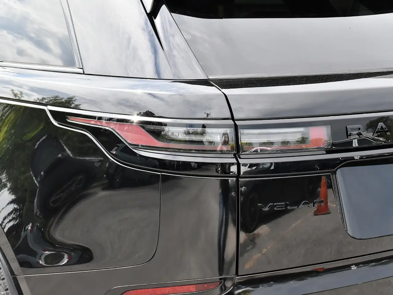 Land Rover Range Rover Velar снимка Land Rover Range Rover Velar