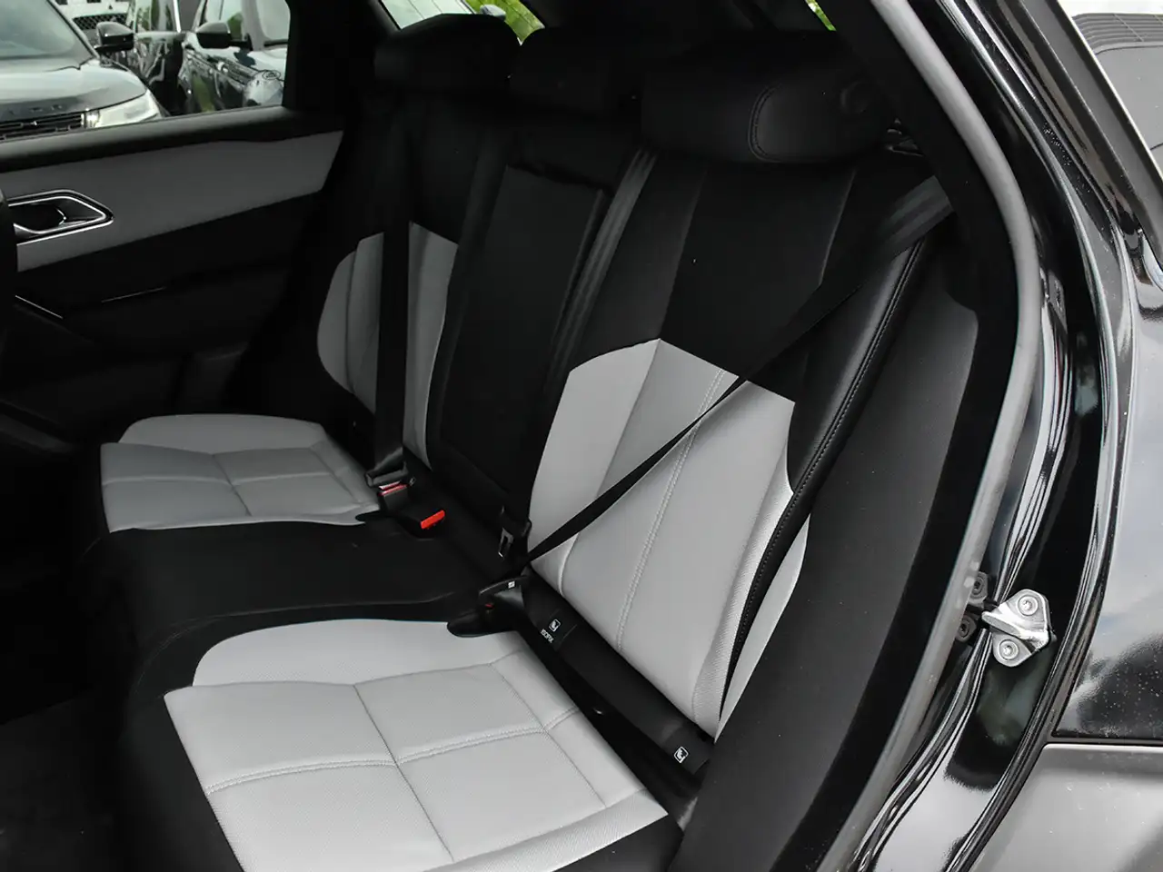 Land Rover Range Rover Velar снимка Land Rover Range Rover Velar