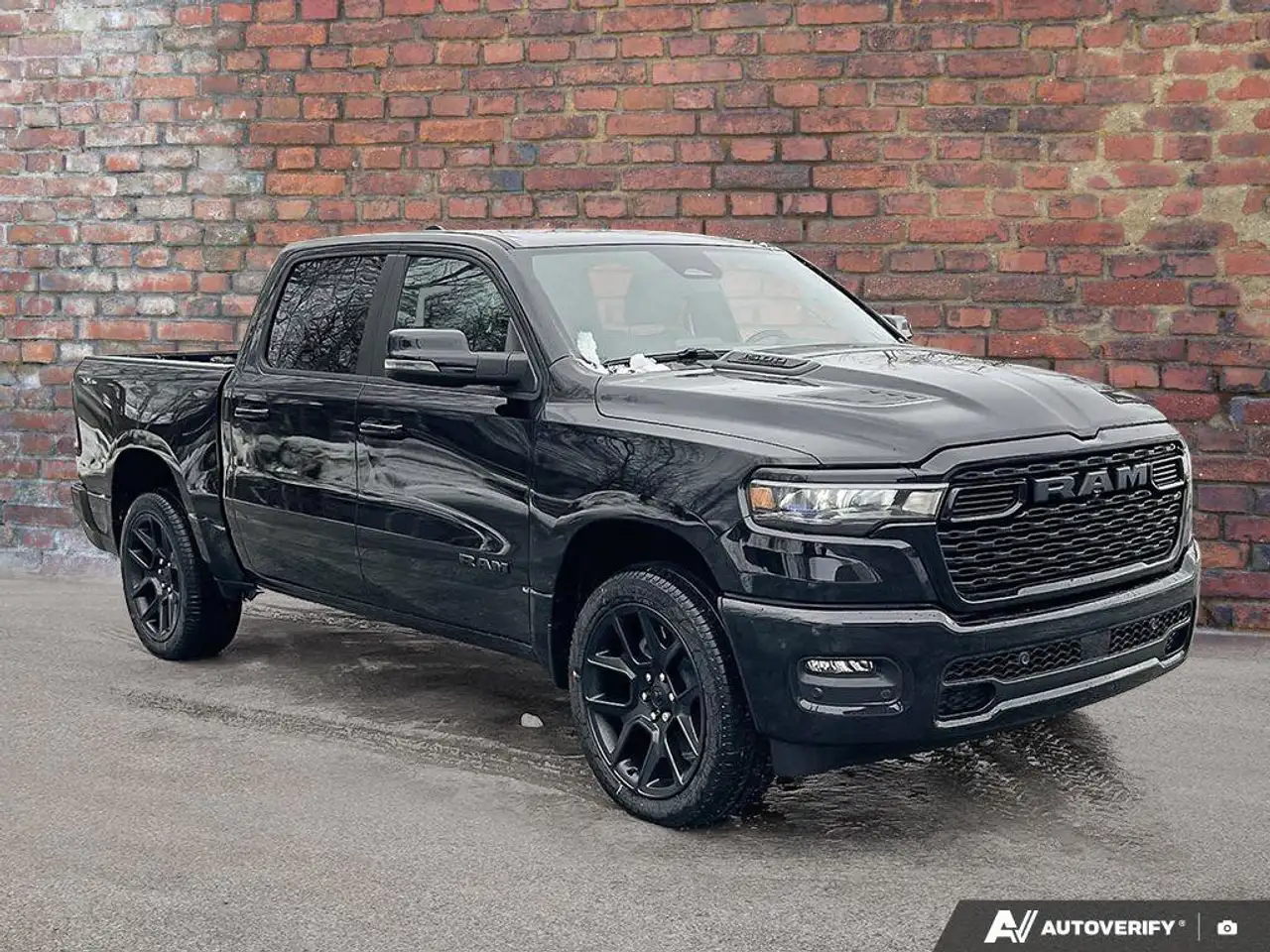 RAM 1500 снимка RAM 1500