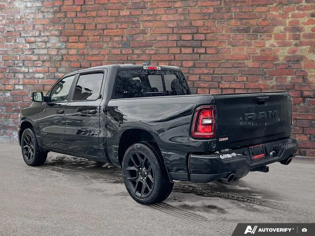 RAM 1500 снимка RAM 1500