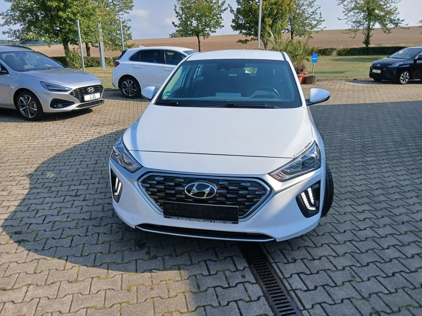 Hyundai IONIQ Hybrid 1.6 GDI Trend Sitzheizung / Lenkradheizung Weiß - 2