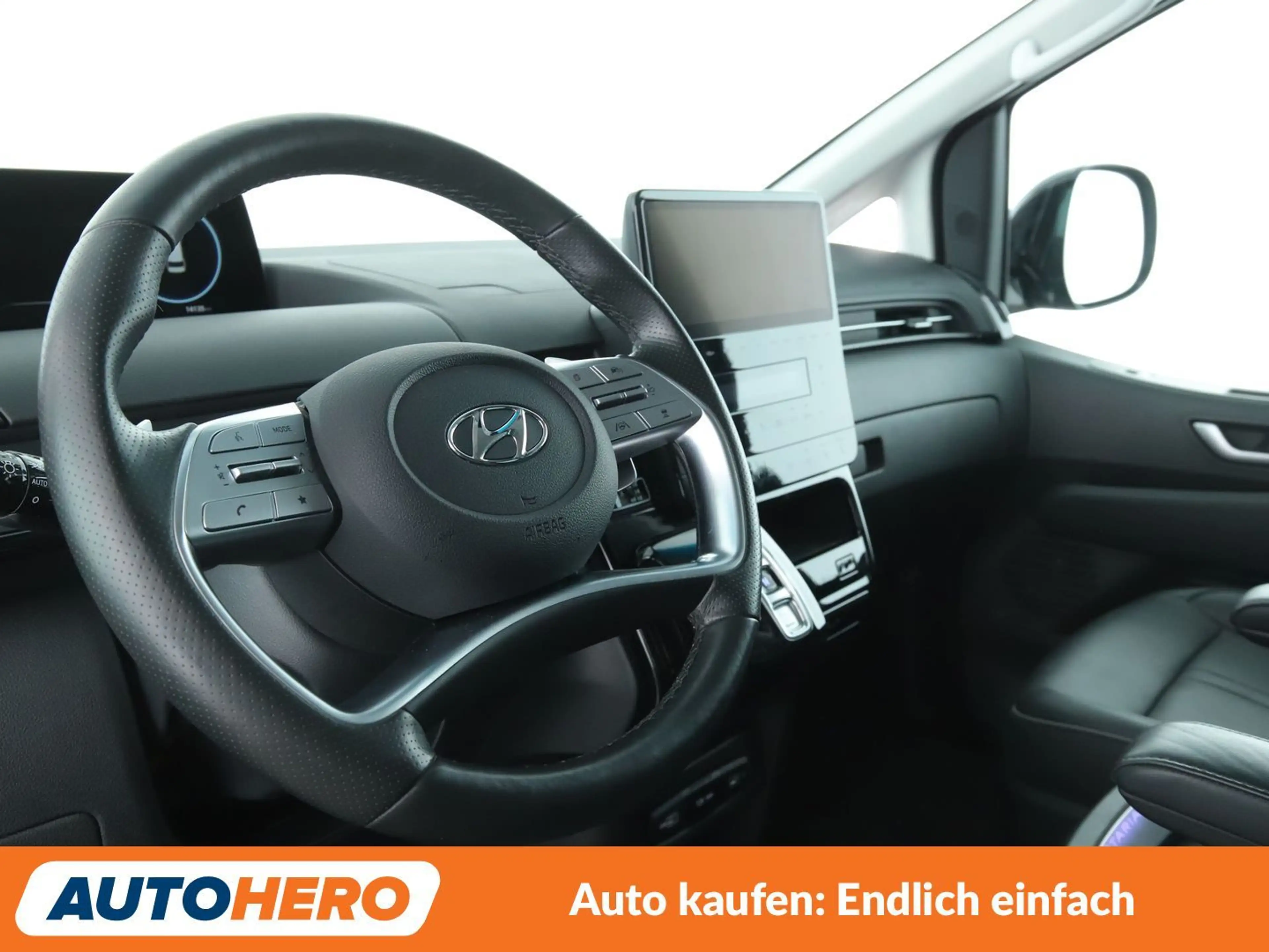Hyundai STARIA 2.2 CRDi Signature 4WD Aut*NAVI*LED*ACC*CAM*AHK* — photo 11
