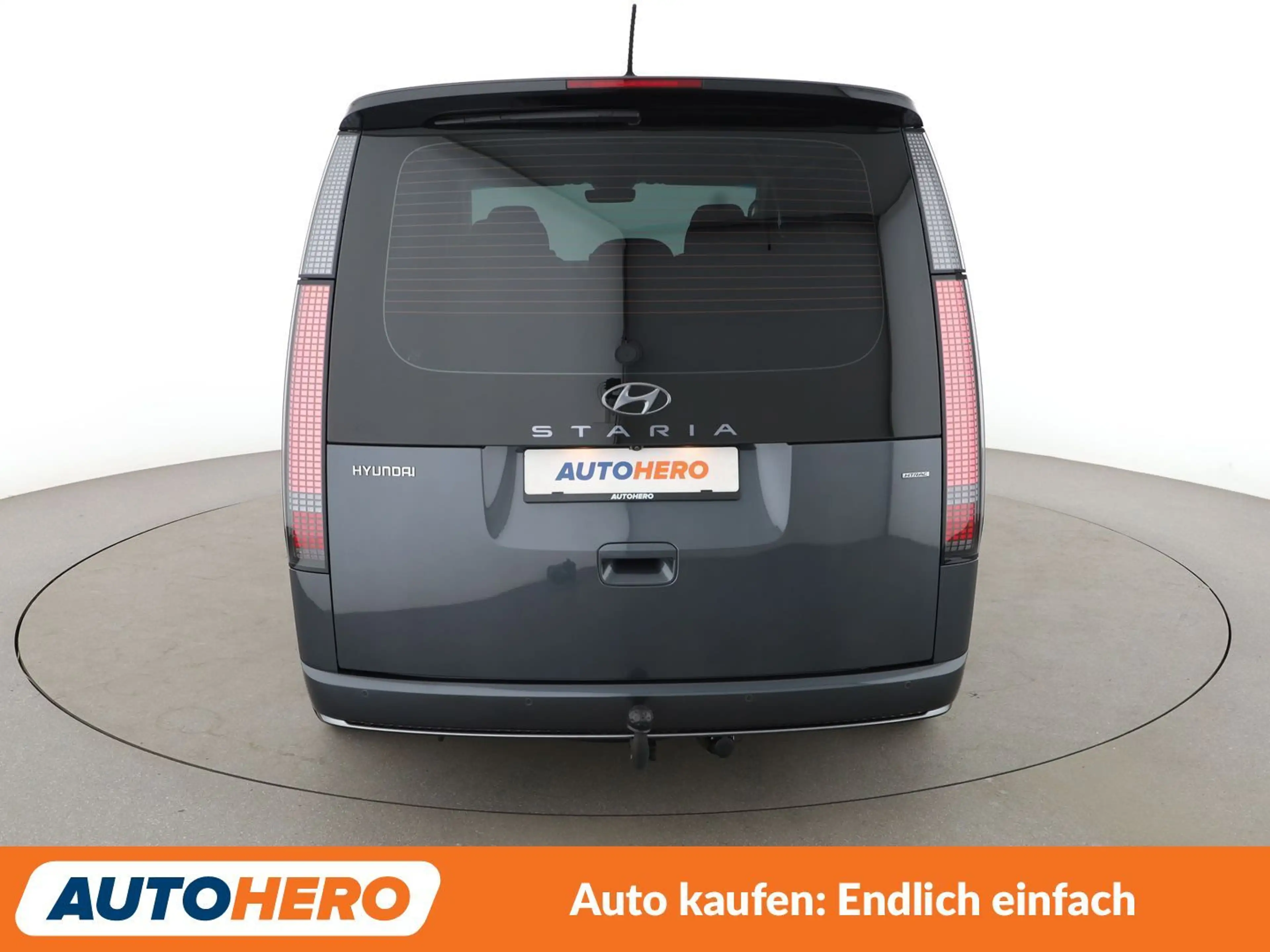 Hyundai STARIA 2.2 CRDi Signature 4WD Aut*NAVI*LED*ACC*CAM*AHK* — photo 5