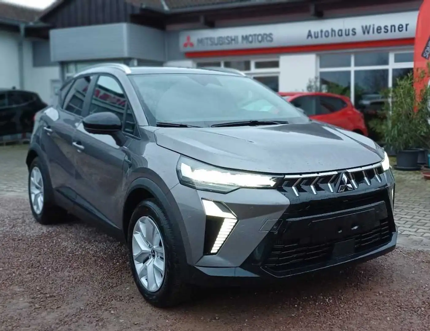 Mitsubishi ASX PLUS 1.3 T-Benz. 7-DCT LED SmartLink Grijs - 1