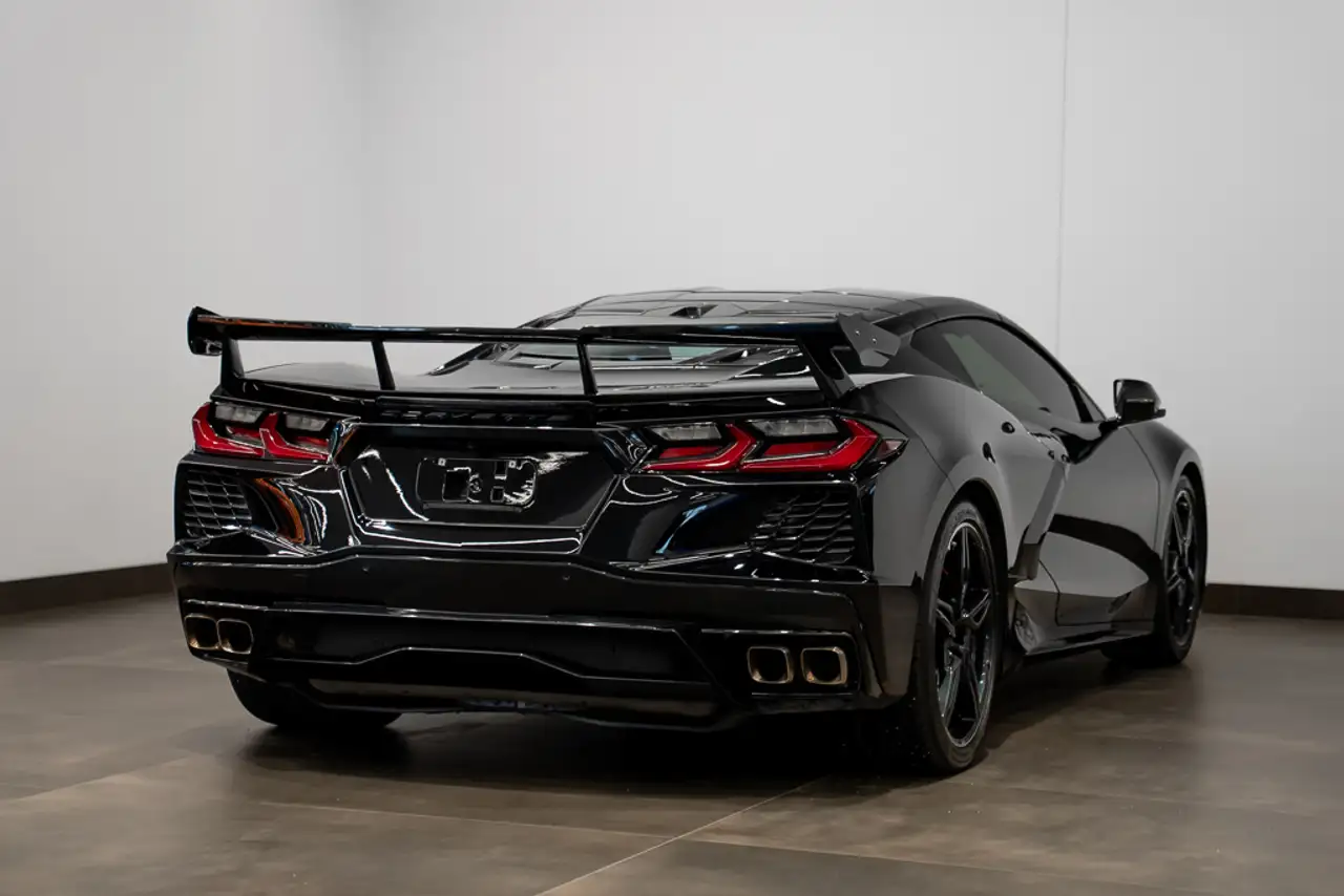 Chevrolet Corvette снимка Chevrolet Corvette