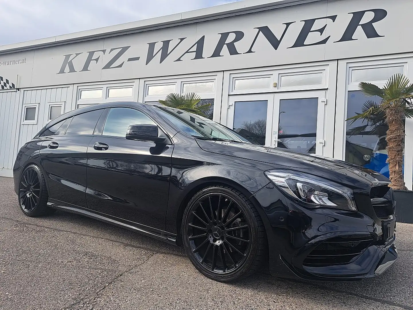 Mercedes-Benz CLA 200 d Shooting Brake Aut. AMG *45 Optik* Noir - 1