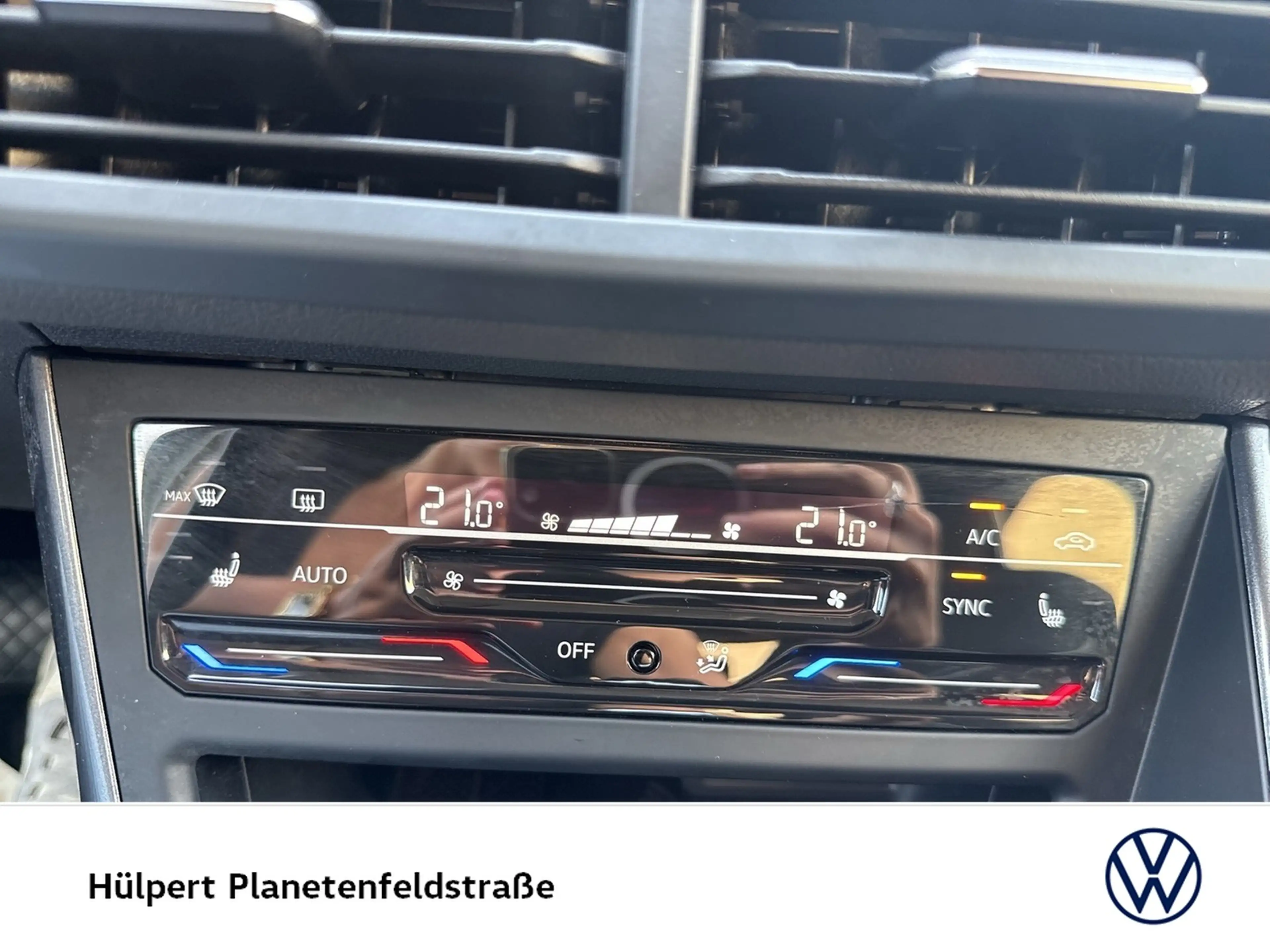 Volkswagen Taigo 1.0 STYLE CAM ACC LM18 MATRIX NAVI CARPLAY — photo 12