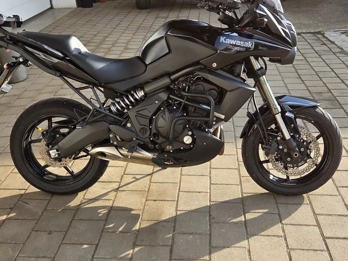 Kawasaki Versys 650 Noir - 1