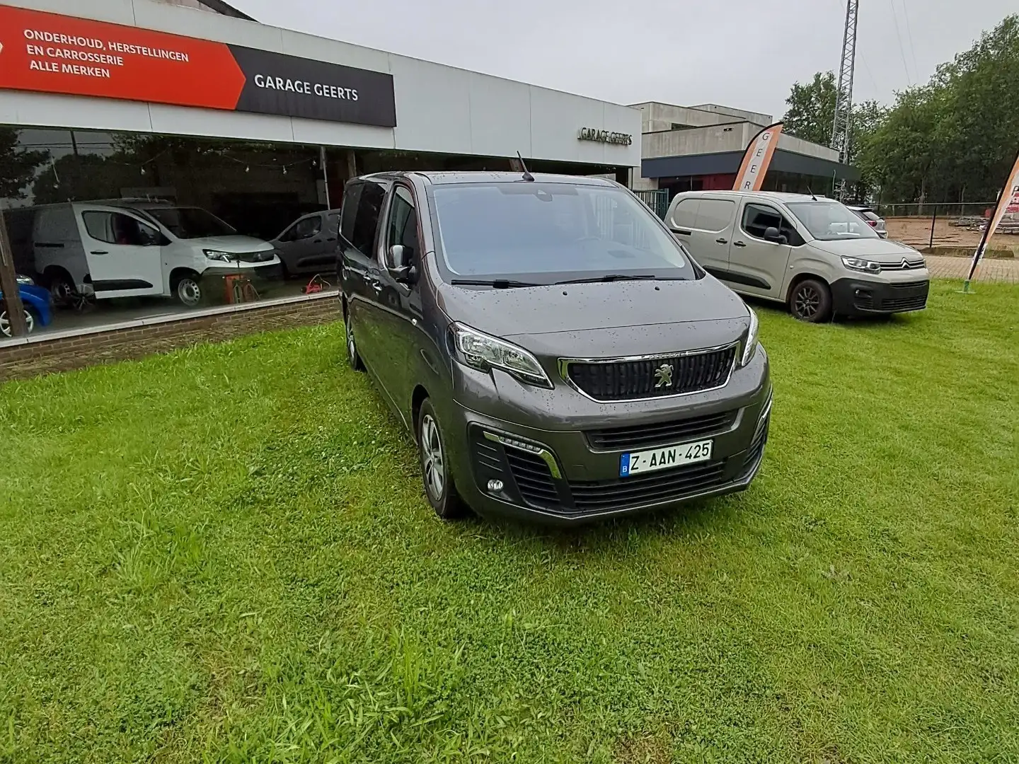 Peugeot Expert L3H1 Pro Grijs - 2