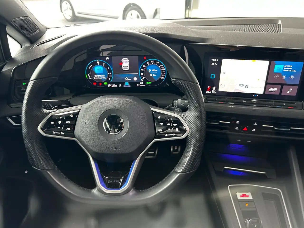Volkswagen Golf Standard Model — photo 9