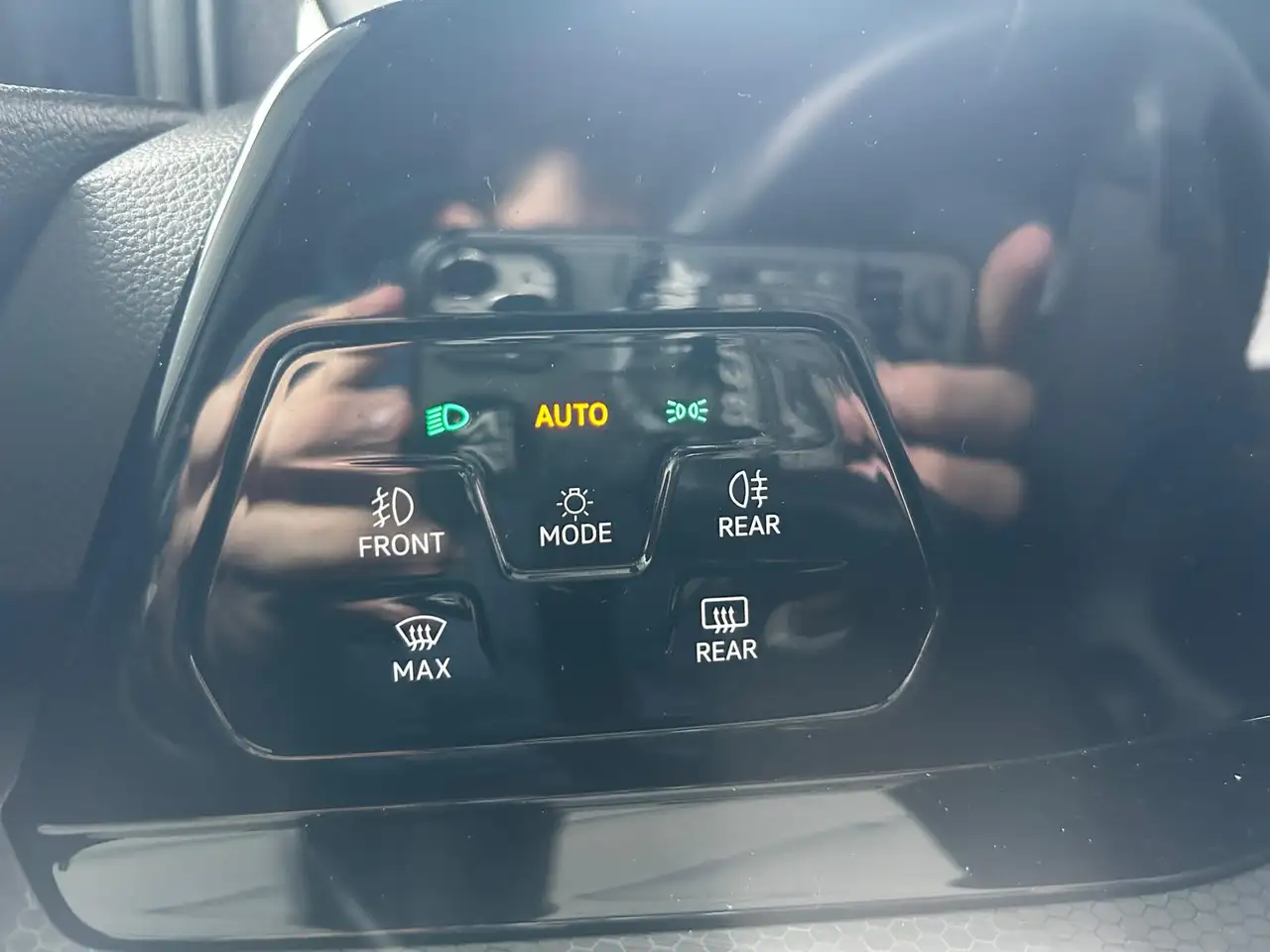 Volkswagen Golf Standard Model — photo 24