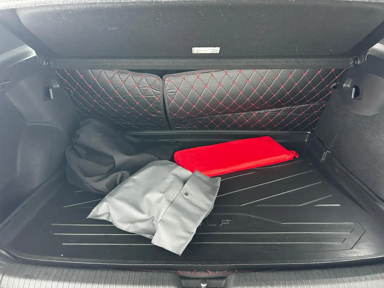 Volkswagen Golf Standard Model — photo 27