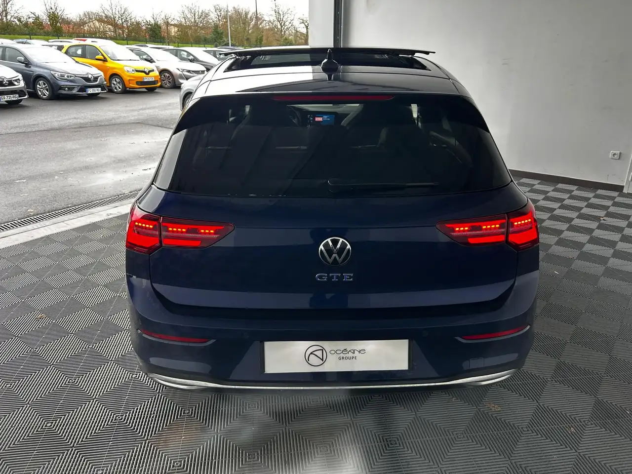 Volkswagen Golf Standard Model — photo 4
