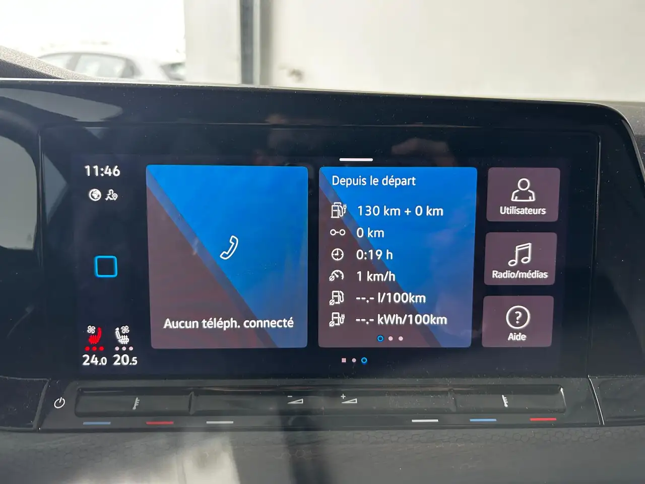 Volkswagen Golf Standard Model — photo 21