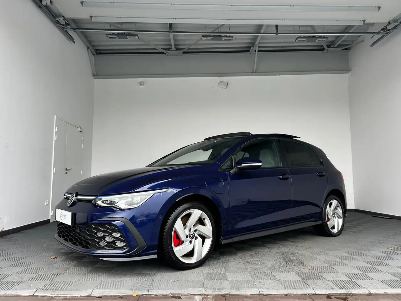 Volkswagen Golf Standard Model