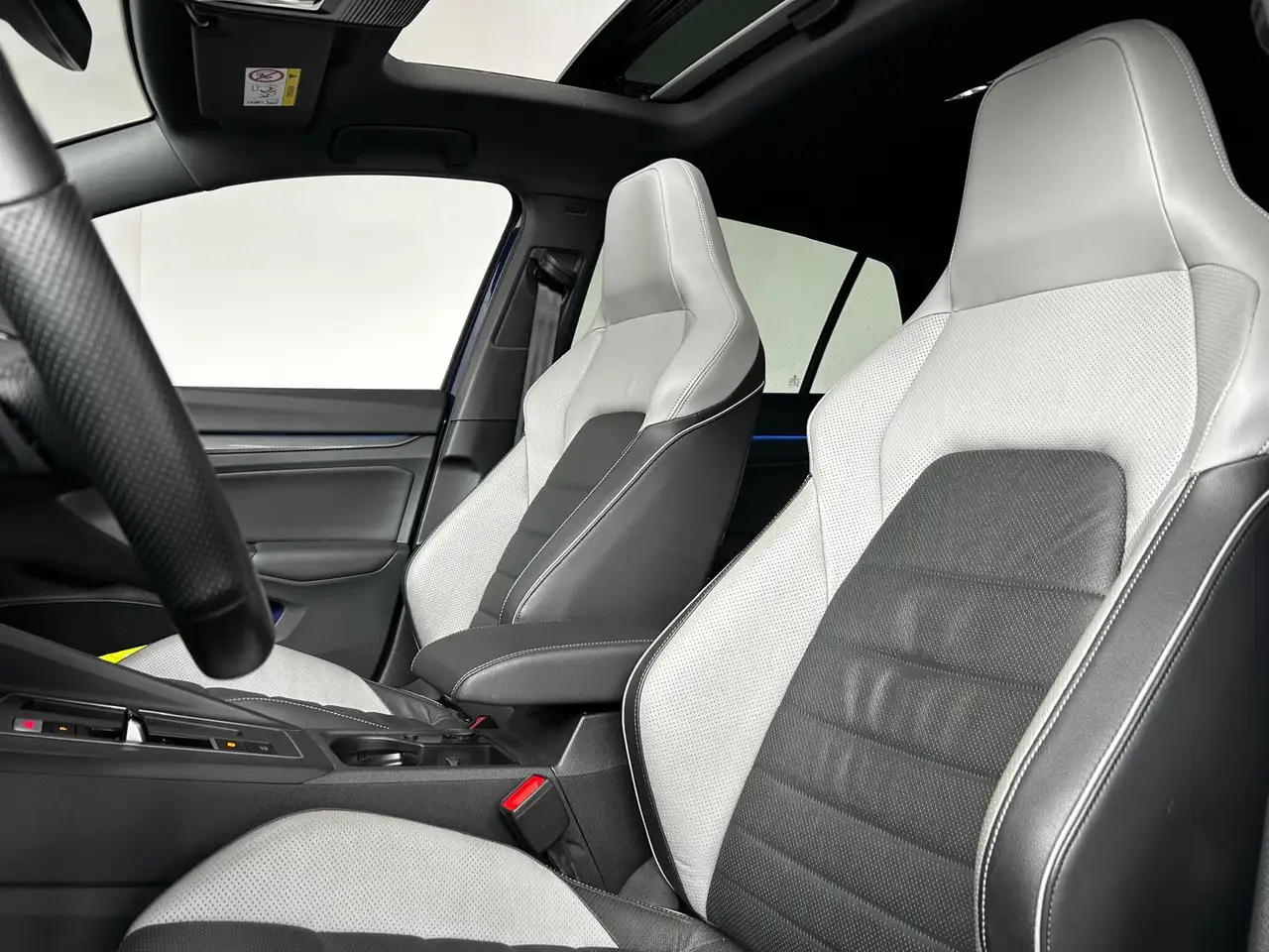 Volkswagen Golf Standard Model — photo 18