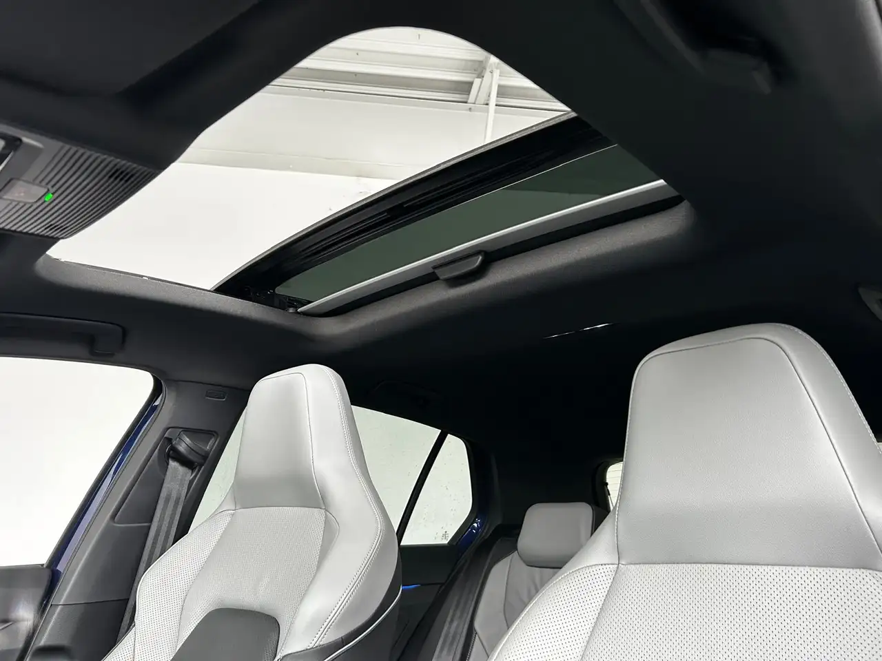 Volkswagen Golf Standard Model — photo 28